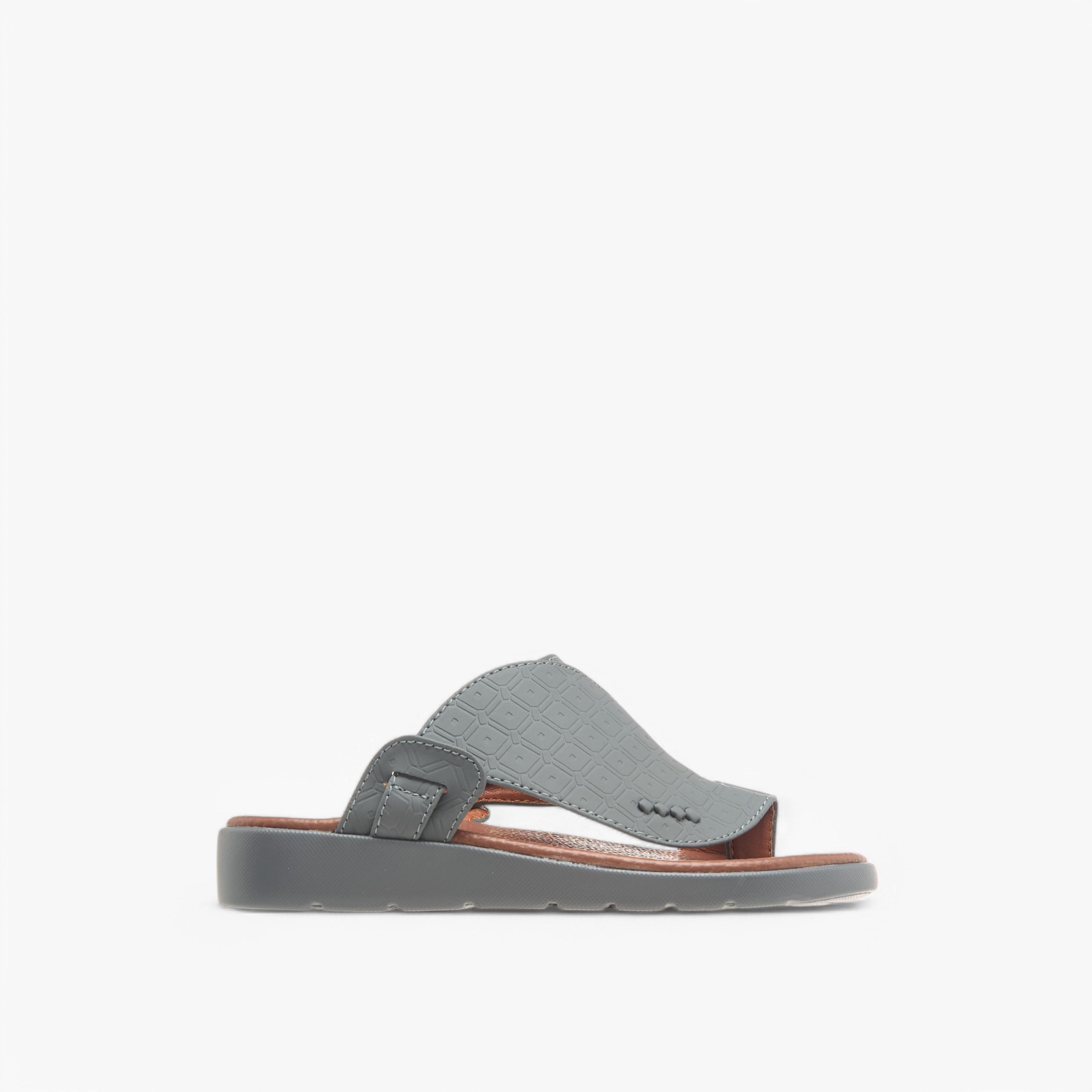 صندل عربي بارز الملمس وسهل الارتداء بحلقة إصبع من أل بي أل من شو إكسبريس-boys-shoes-sandals-image-6