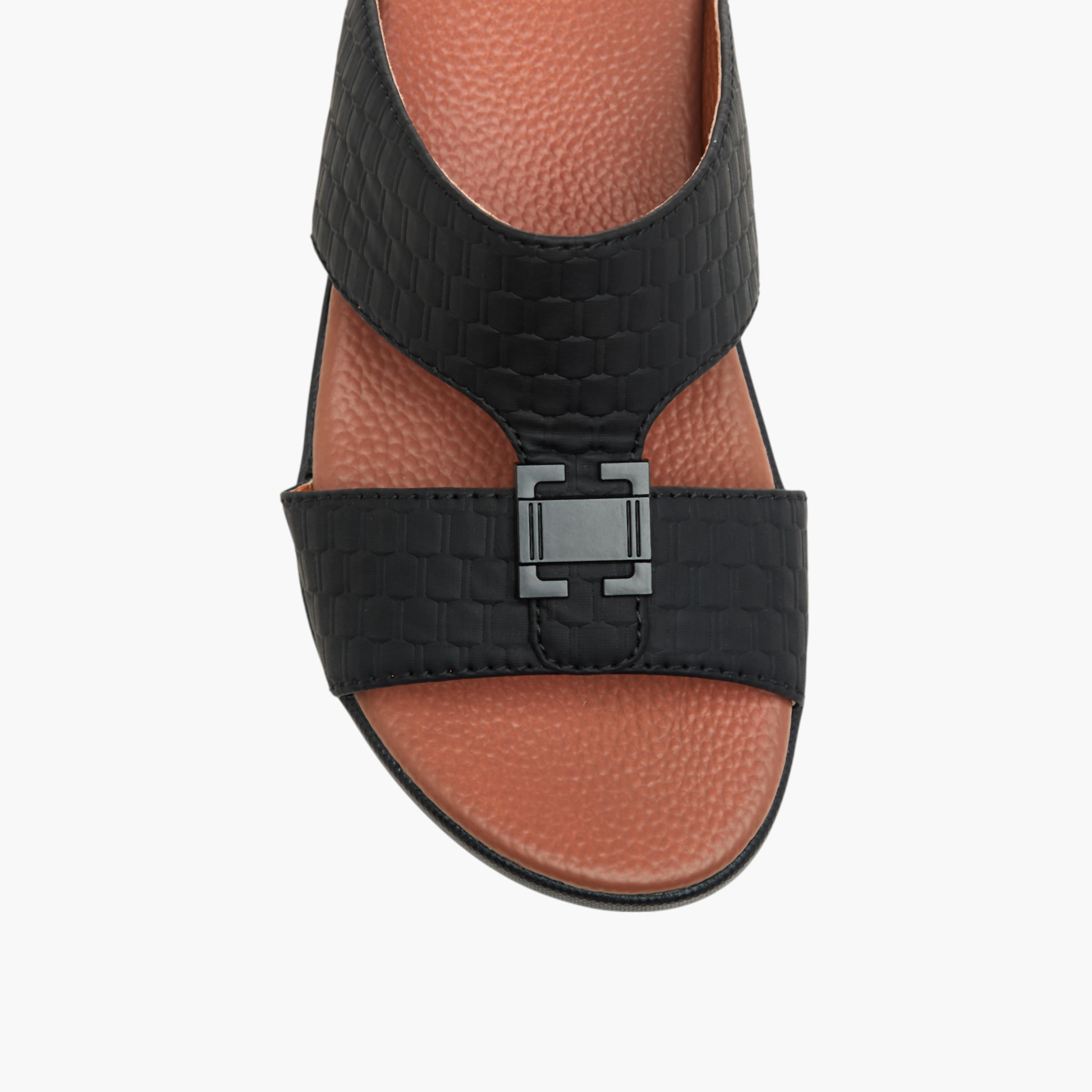 صندل عربي سهل الارتداء بزينة معدنية إل بي إل من شو إكسبريس-boys-shoes-sandals-image-7