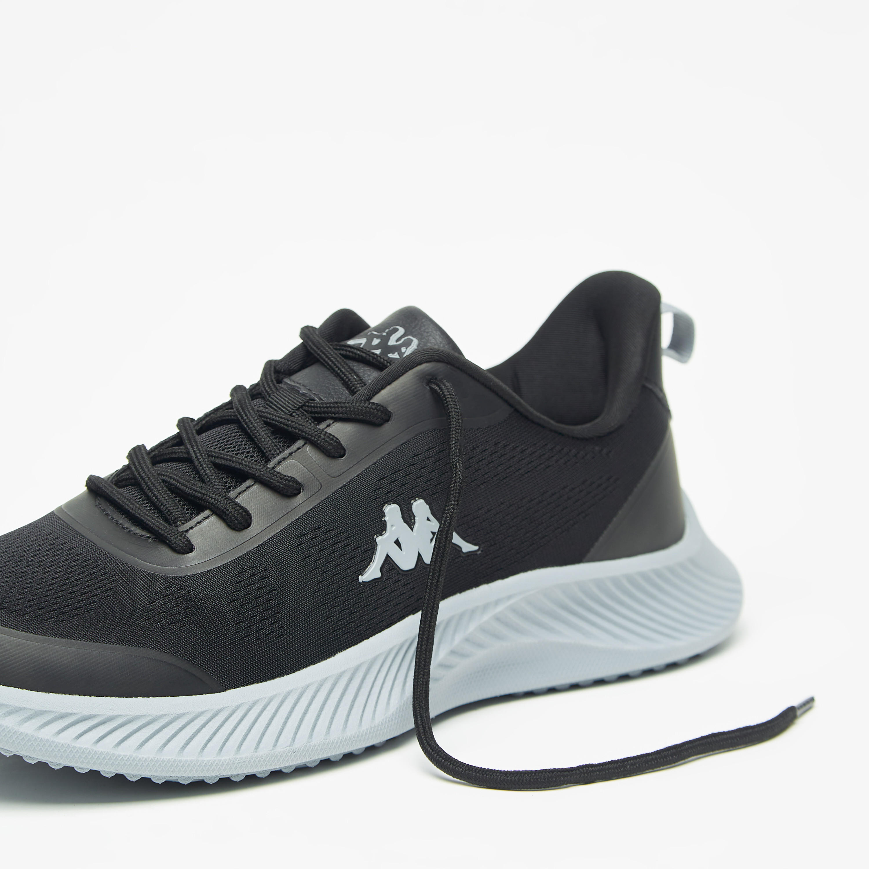 حذاء رياضي بارز الملمس برباط إغلاق للرجال من كابا-sports-men-shoes-image-4
