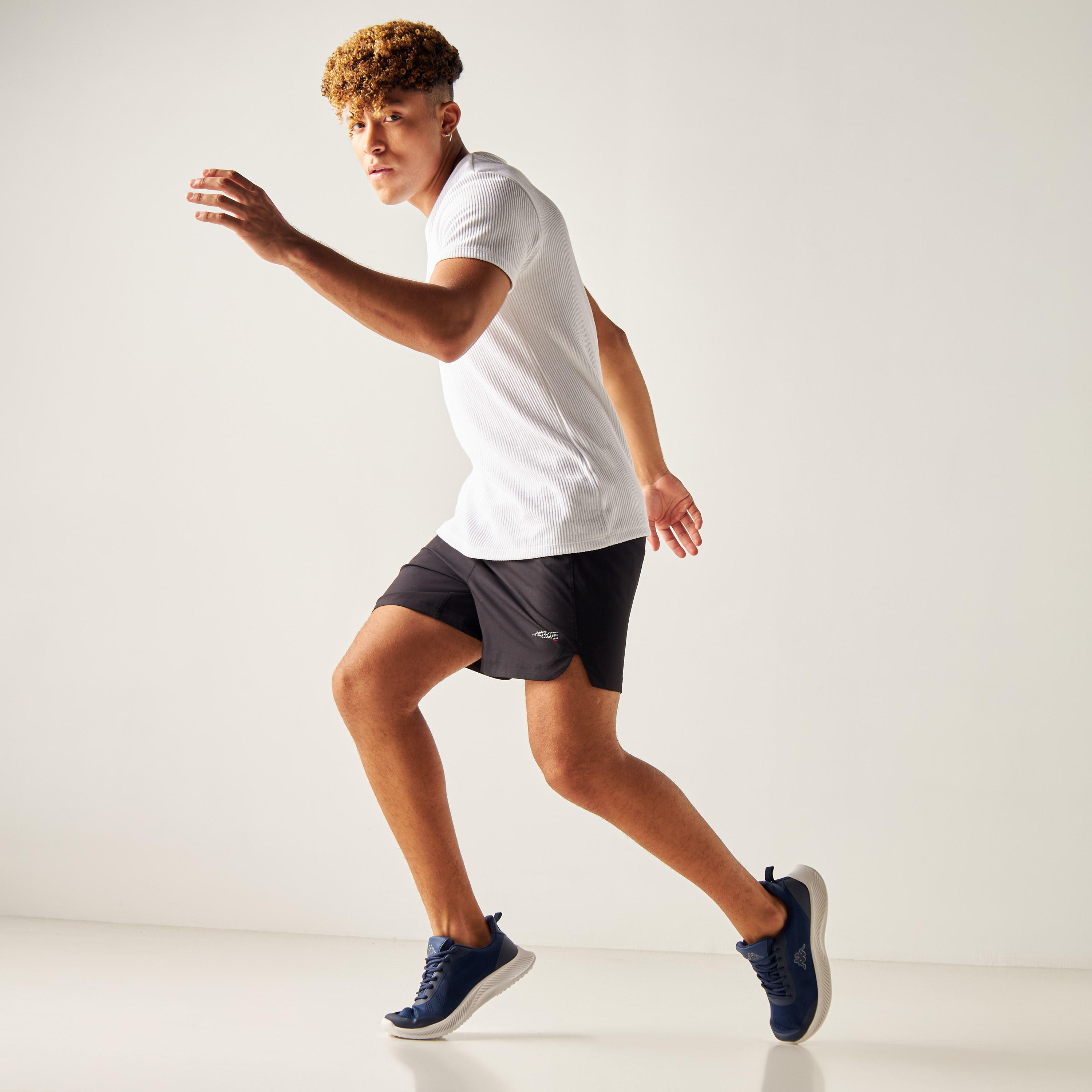 حذاء رياضي بارز الملمس برباط إغلاق للرجال من كابا-sports-men-shoes-image-17