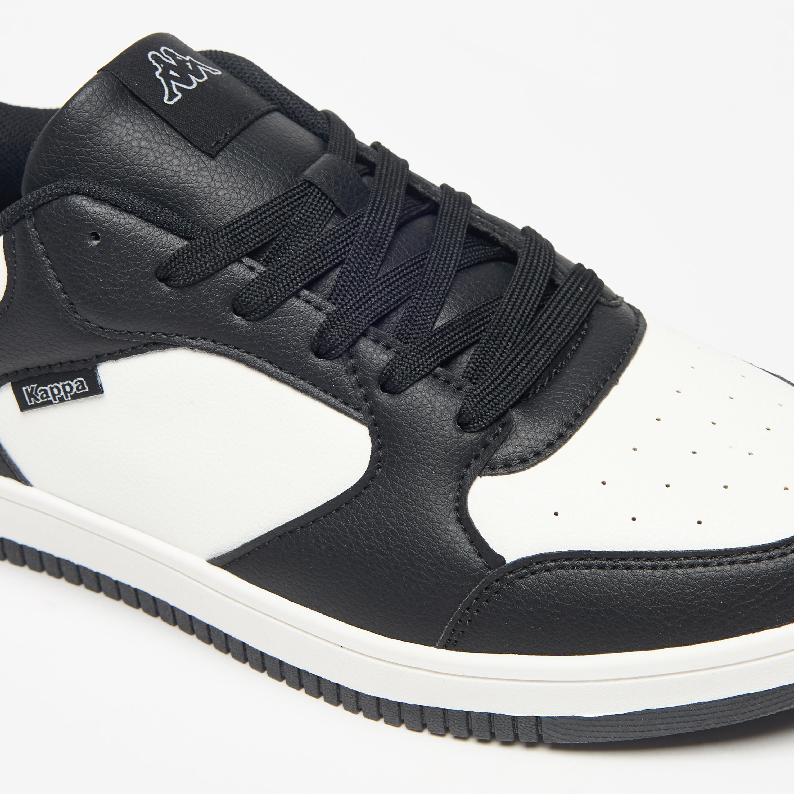 حذاء سنيكرز بقوالب ملونة ورباط إغلاق للرجال من كابا-men-shoes-sneakers-image-19