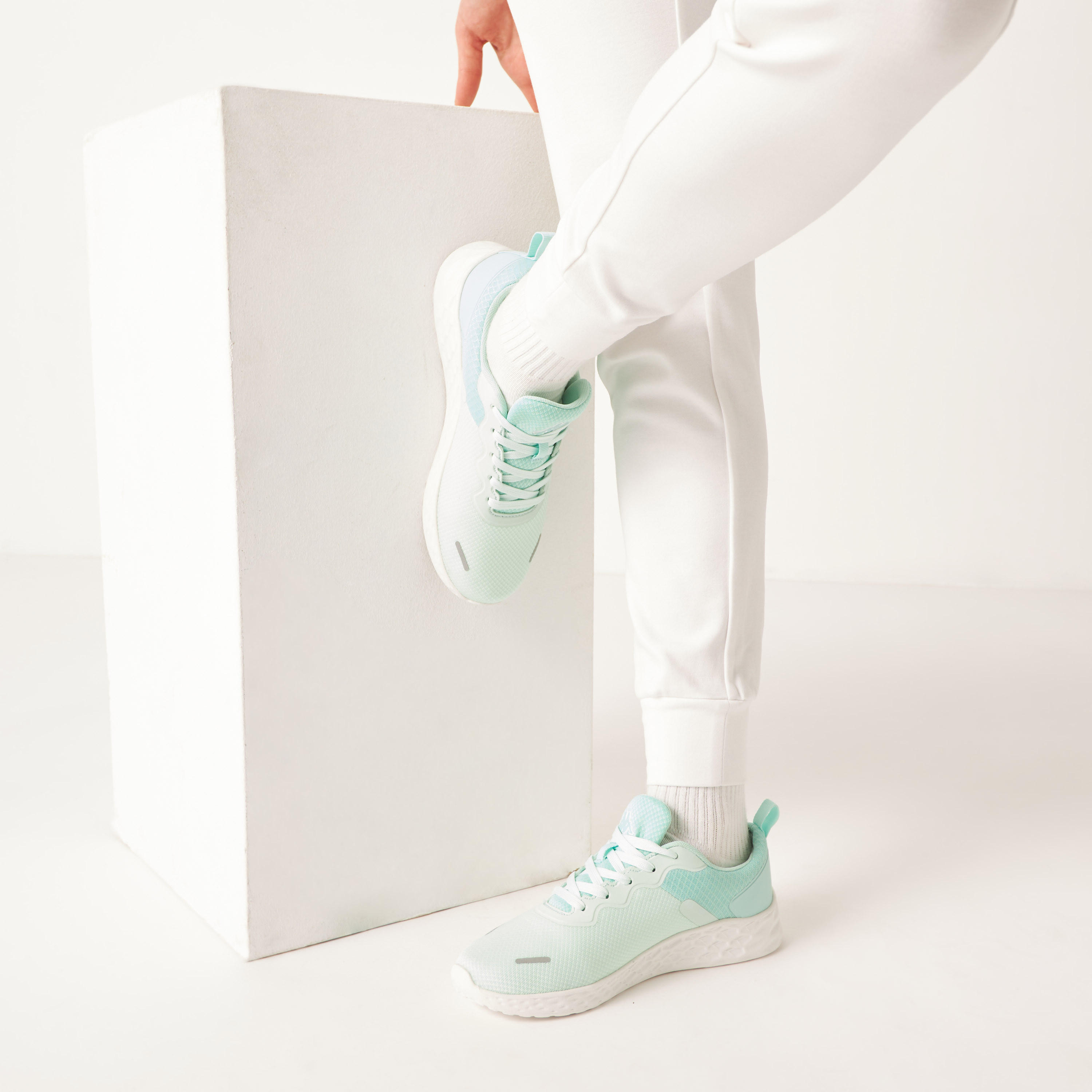 حذاء رياضي للنساء كتل ألوان برباط وبطانة من كابا-sports-women-shoes-image-3