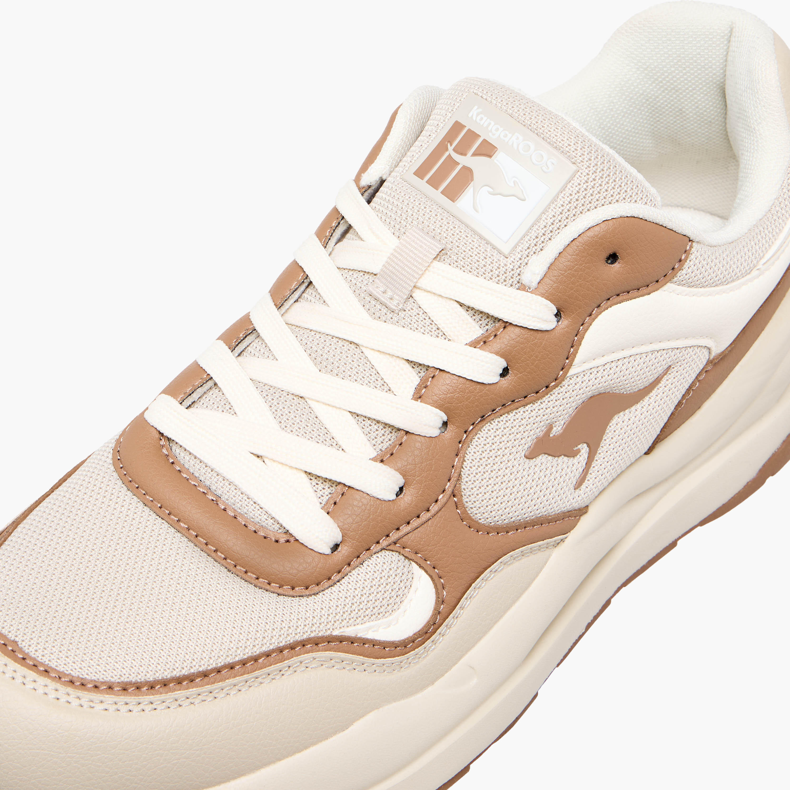 حذاء رياضي متعدد التصاميم برباط إغلاق للرجال من كانجاروز-sports-men-shoes-image-4