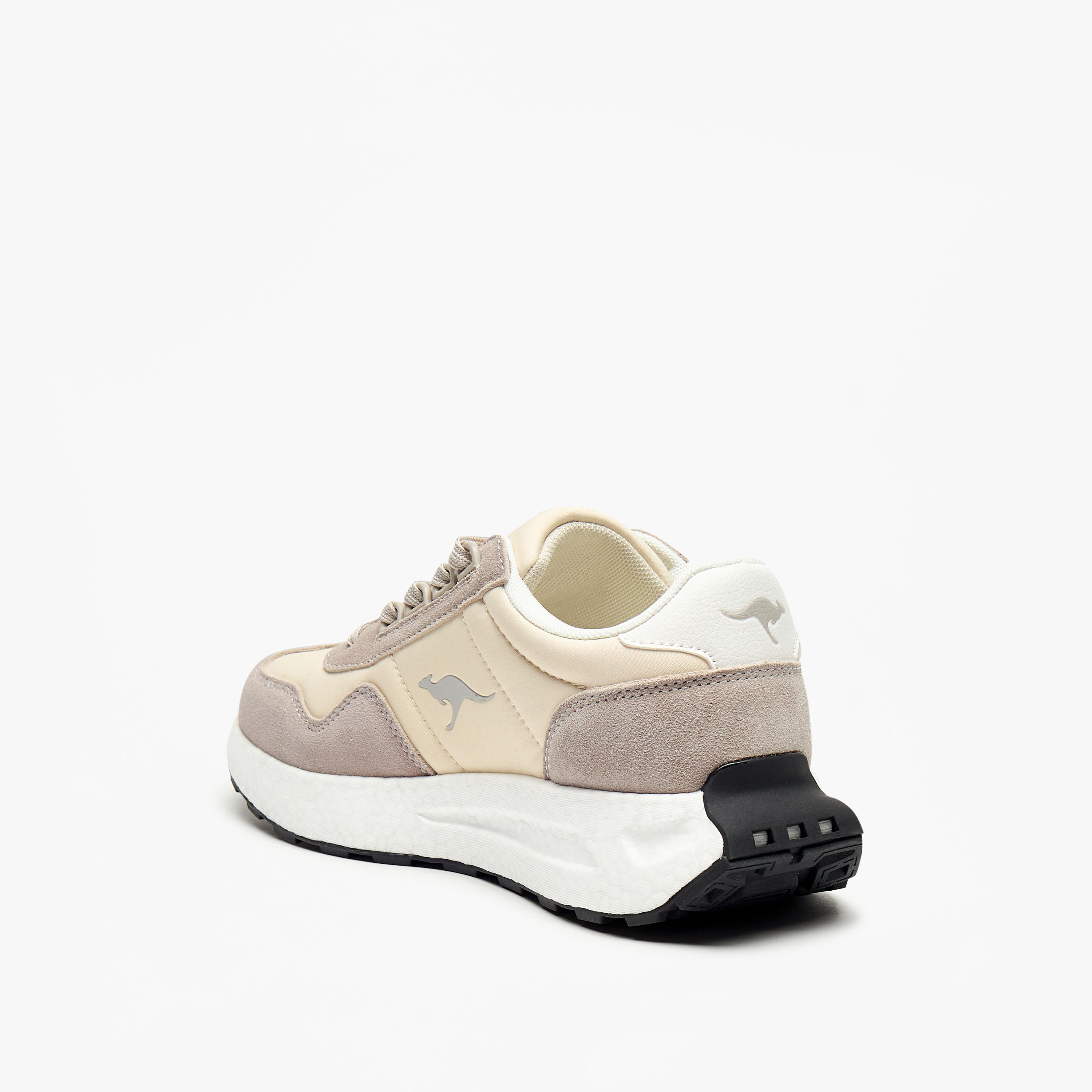 حذاء مشي بتفاصيل شعار ورباط إغلاق للنساء من كانجاروز-women-shoes-sneakers-image-2