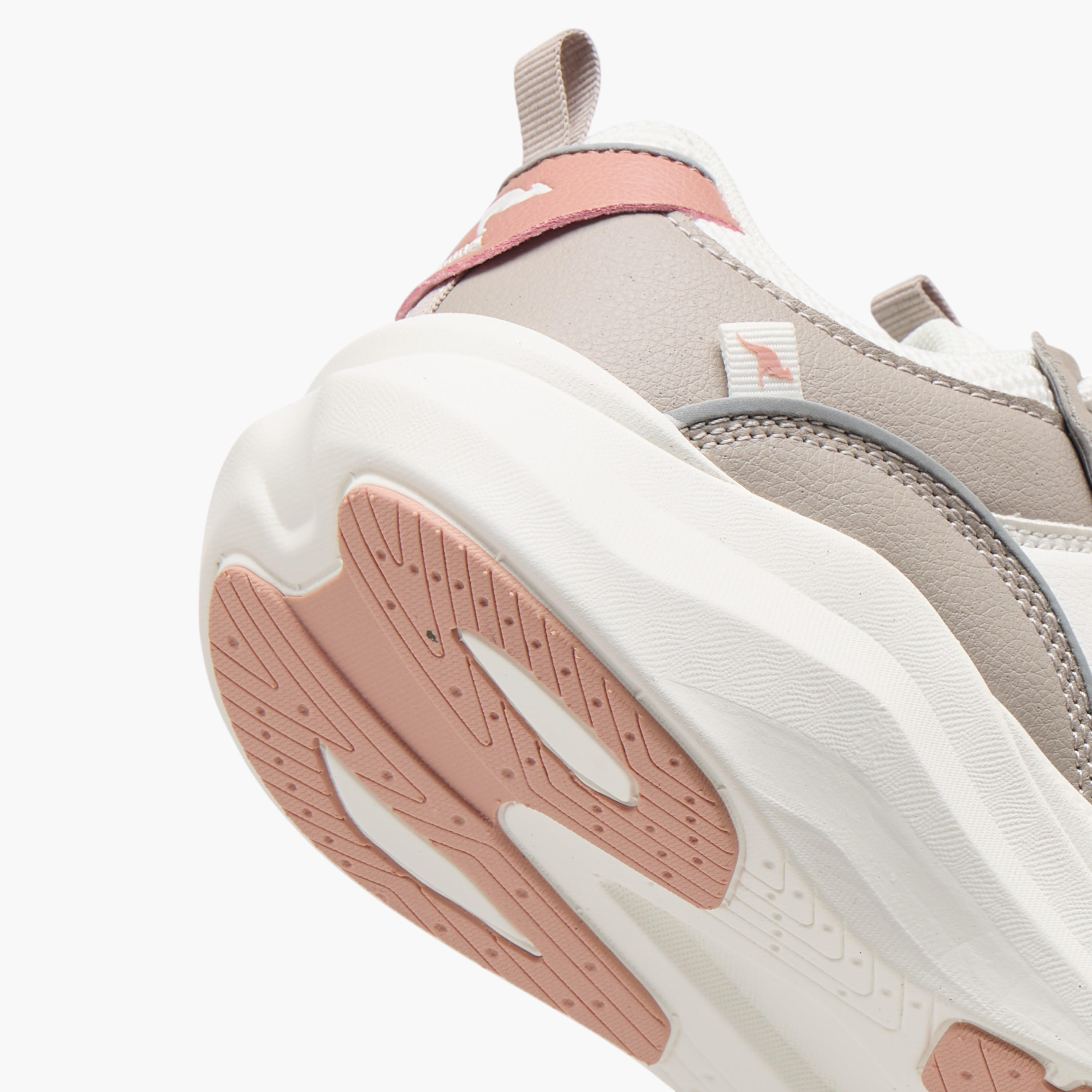 حذاء رياضي بألواح ورباط إغلاق للنساء من كانجاروز-women-shoes-sports-image-7