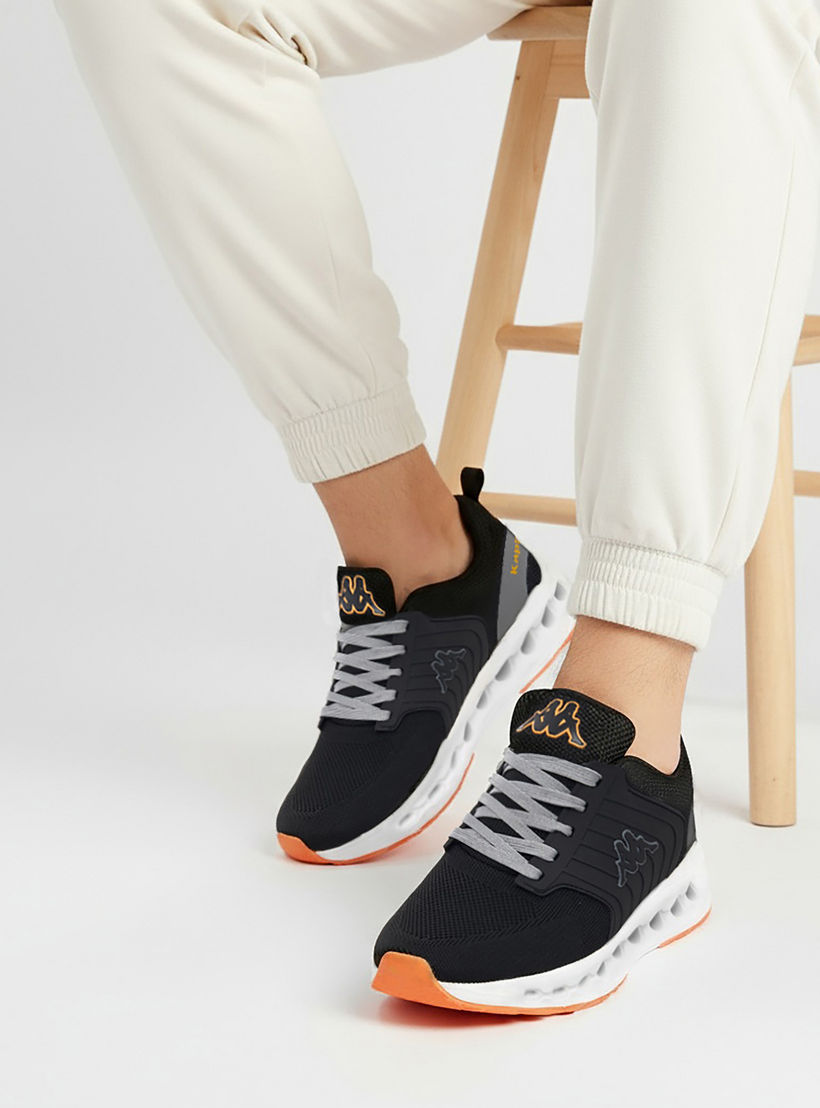 حذاء رياضي برباط إغلاق ونقوش شعار للرجال من كابا-men-shoes-sports-image-2