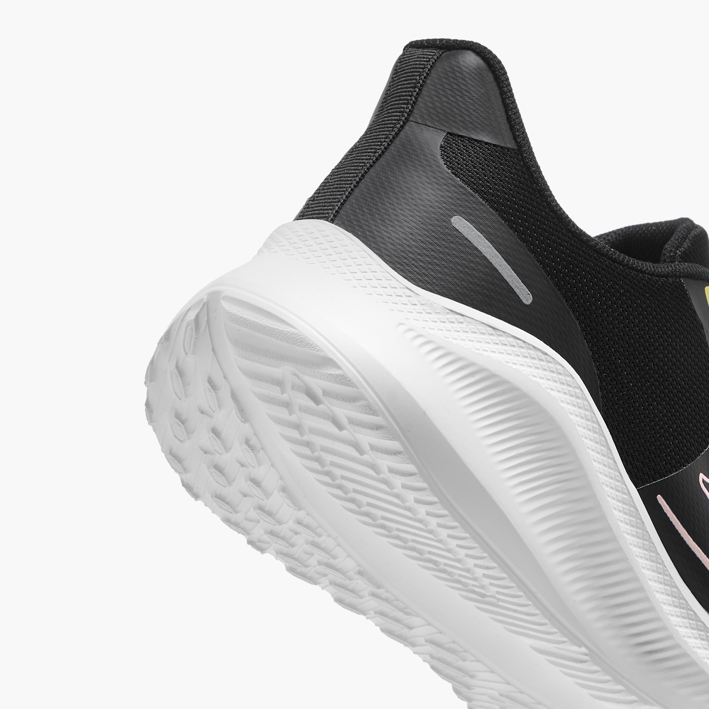 حذاء رياضي للنساء بطبعات شعار مع إغلاق رباط من كابا-women-shoes-sports-image-5