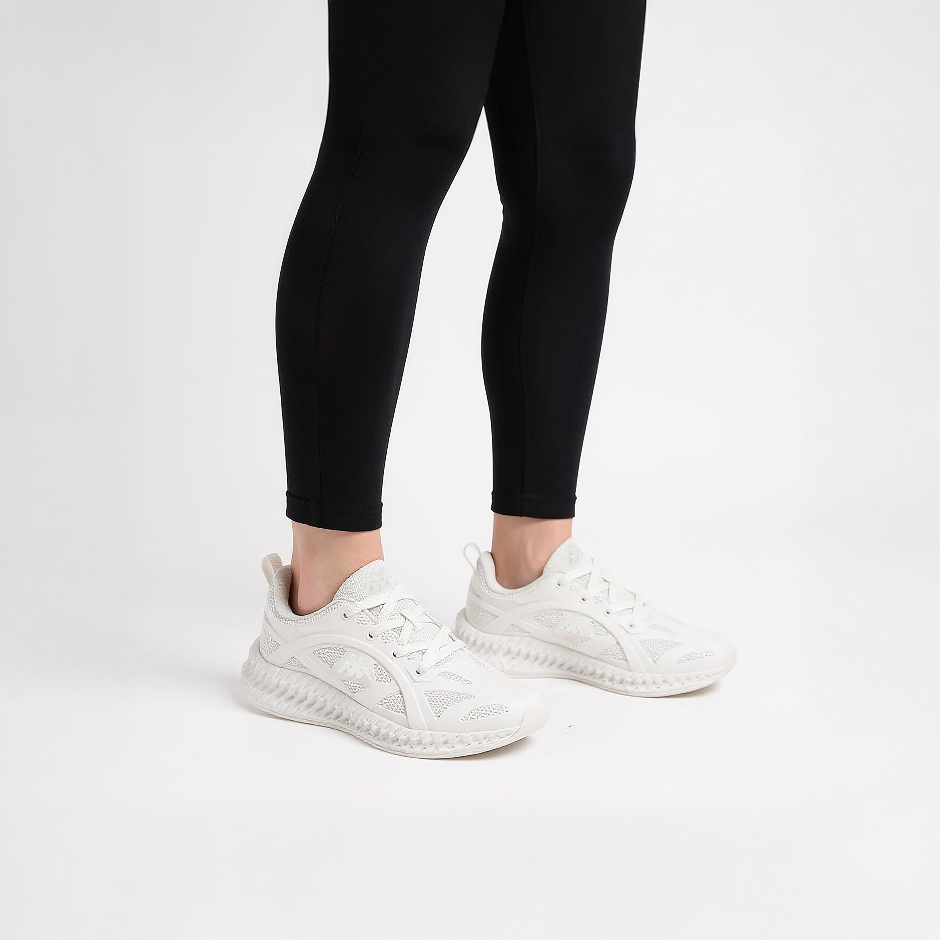 حذاء رياضي بألواح ورباط إغلاق من كابا-women-shoes-sports-image-3