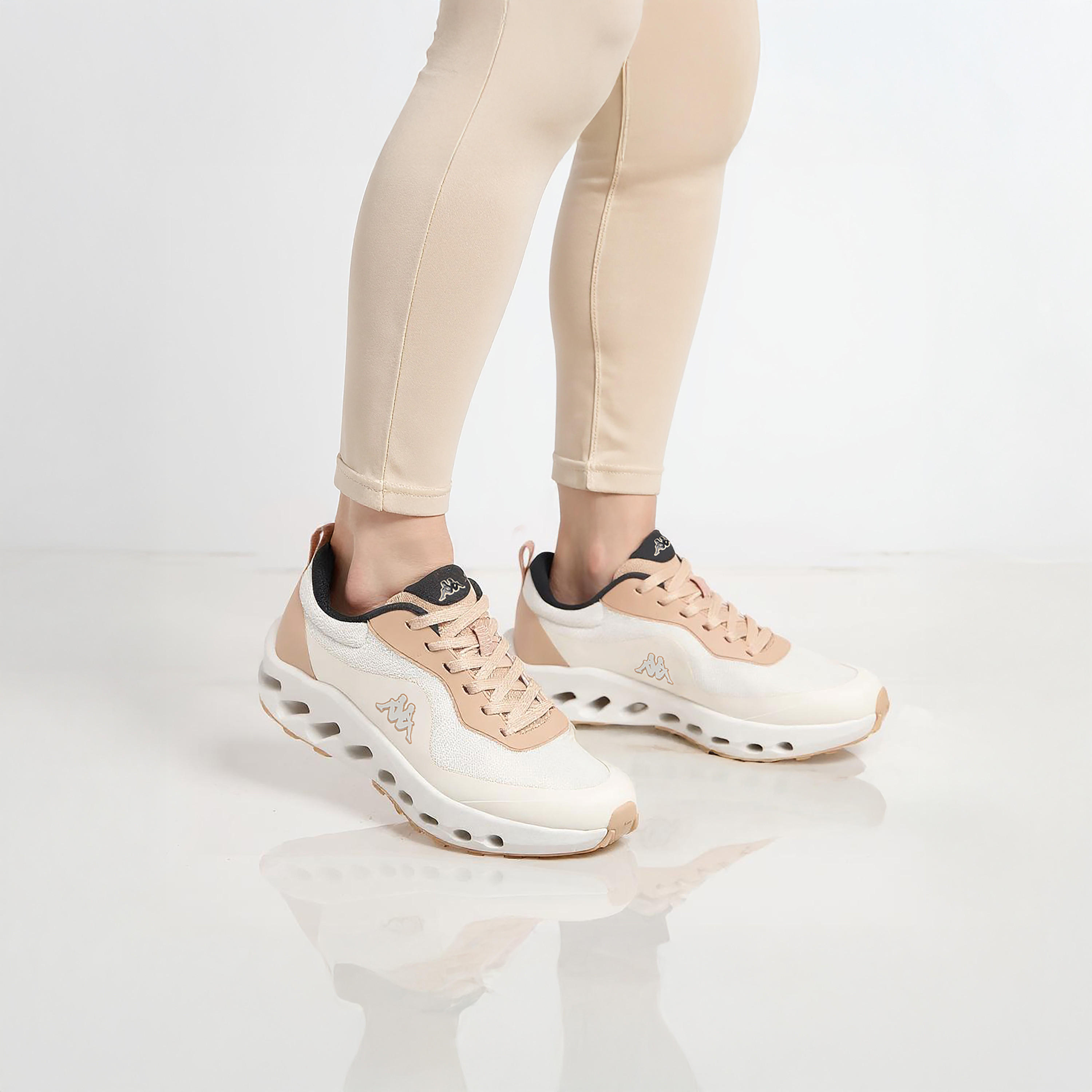 حذاء رياضي برباط إغلاق وتفاصيل شعار للنساء من كابا-women-shoes-sports-image-3