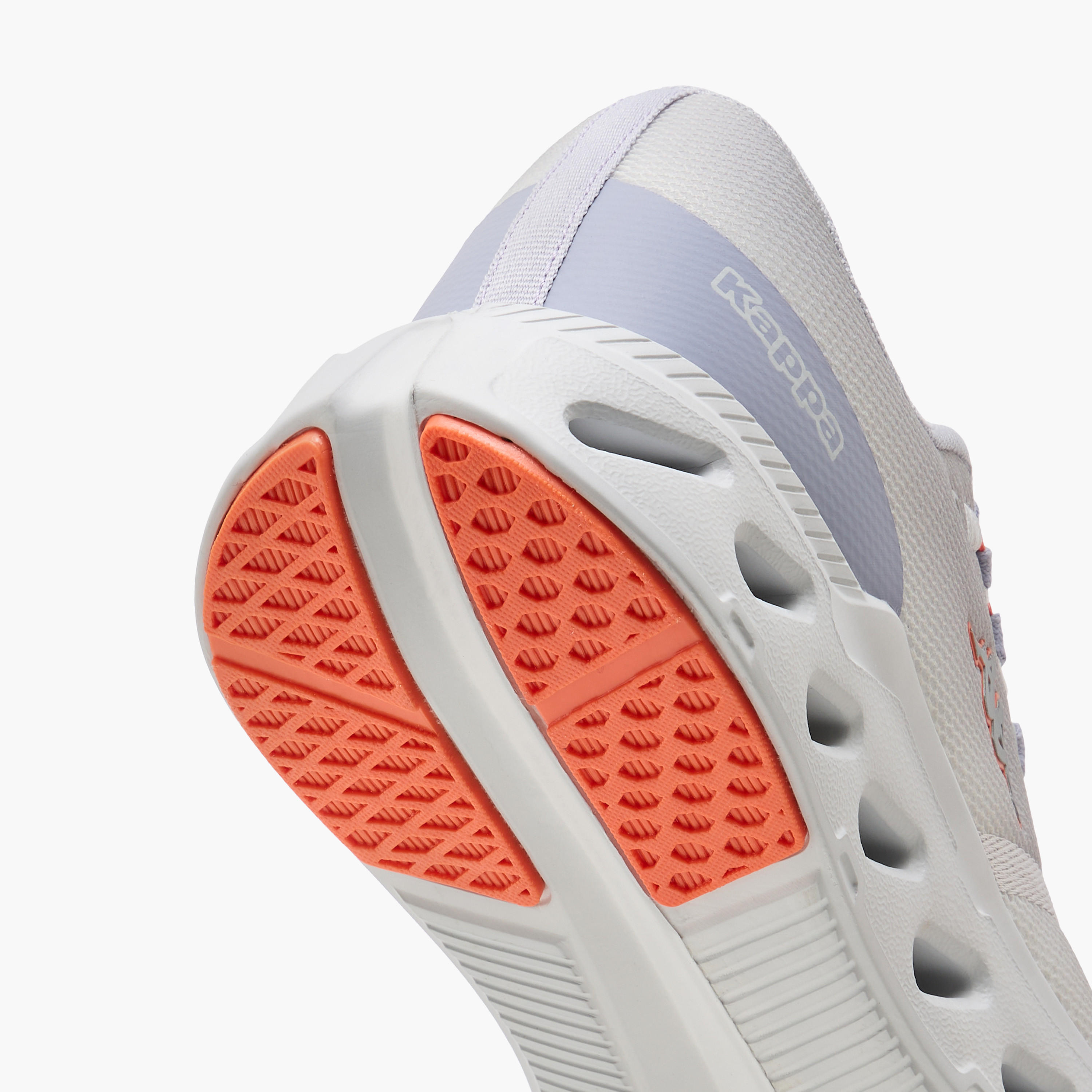 حذاء رياضي بتفاصيل شعار ورباط إغلاق للنساء من كابا-women-shoes-sports-image-5