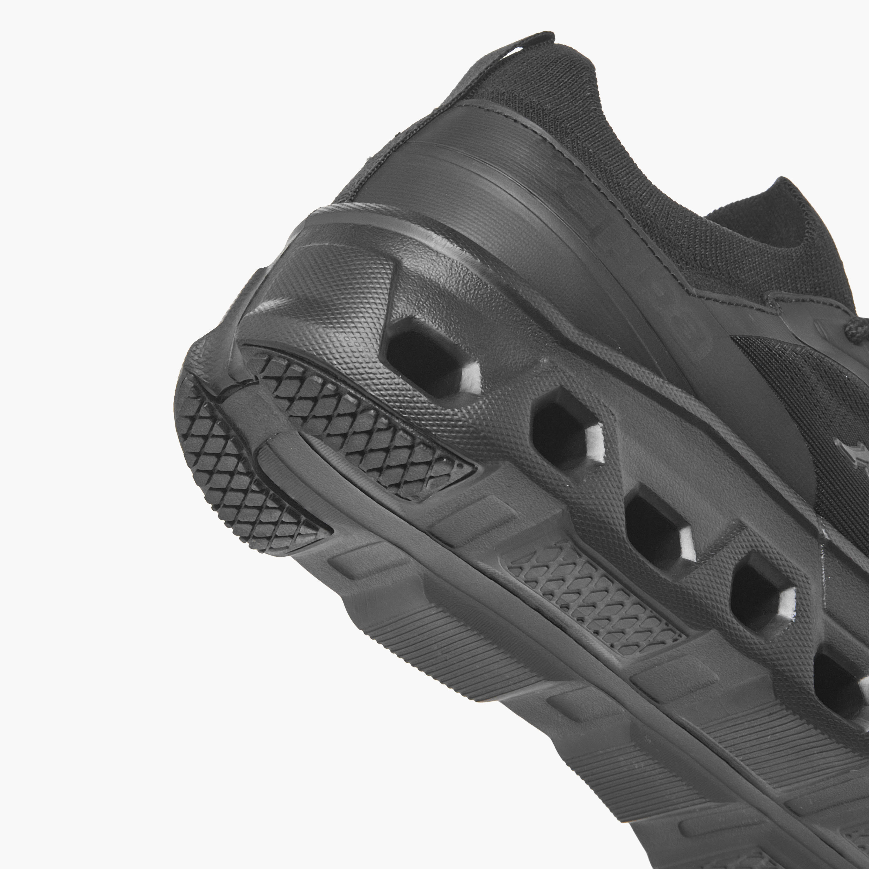 حذاء رياضي برباط إغلاق وشعار للنساء من كابا-sports-women-shoes-image-8