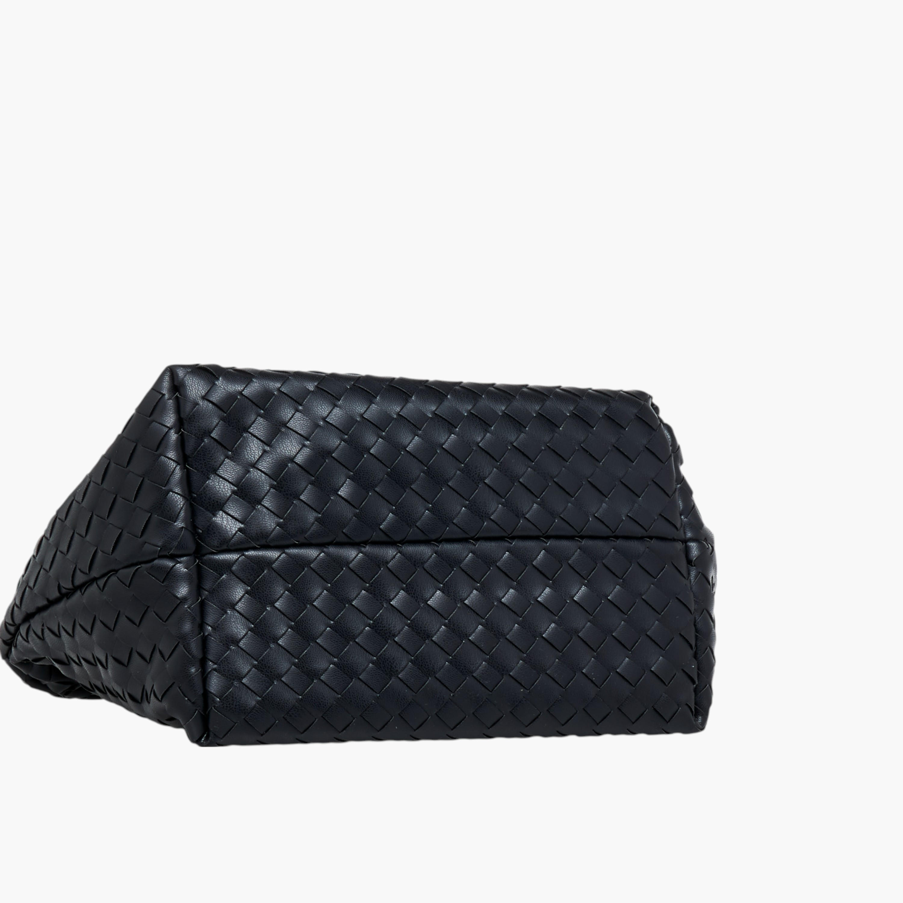 شنطة هوبو مضفرة بمقبض وسحاب إغلاق من فلورا بيلا-women-bagsandwallets-handbags-image-7