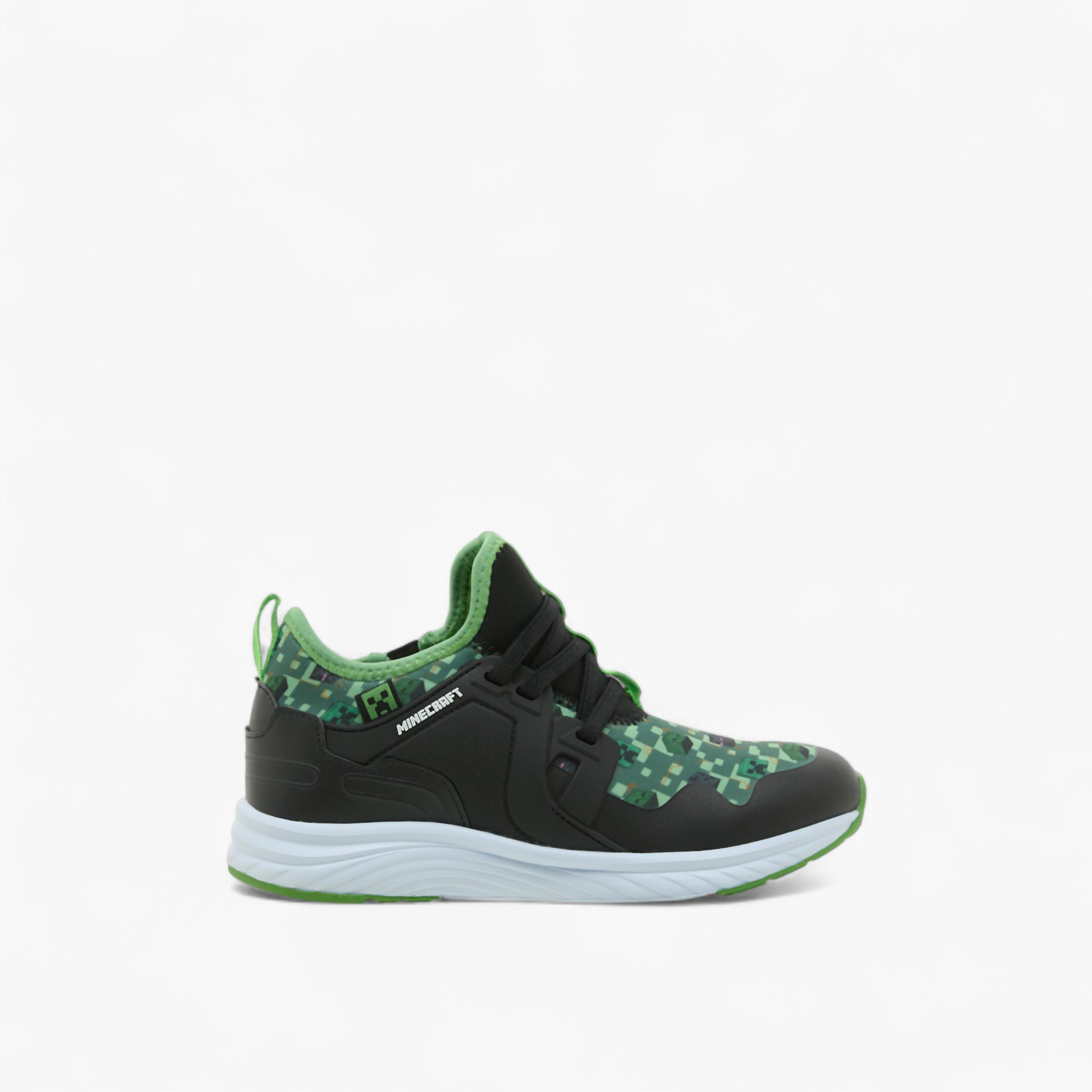 حذاء سنيكرز سهل الارتداء بتفاصيل رباط وبطبعات ماينكرافت-boys-shoes-sneakers-image-3