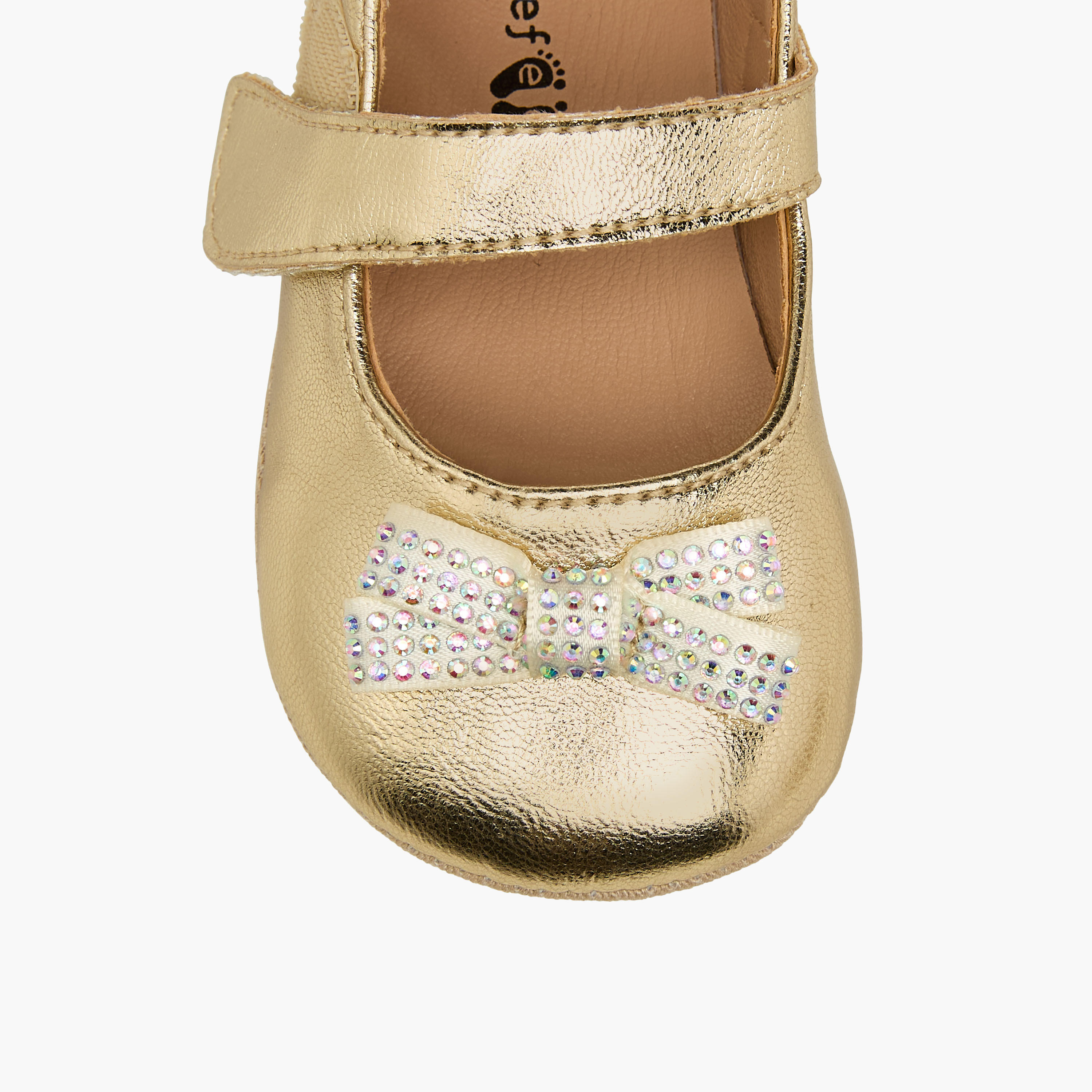 حذاء خفيف مزين بشريط إغلاق لاصق من بيرفيت-baby-girls-shoes-booties-image-4
