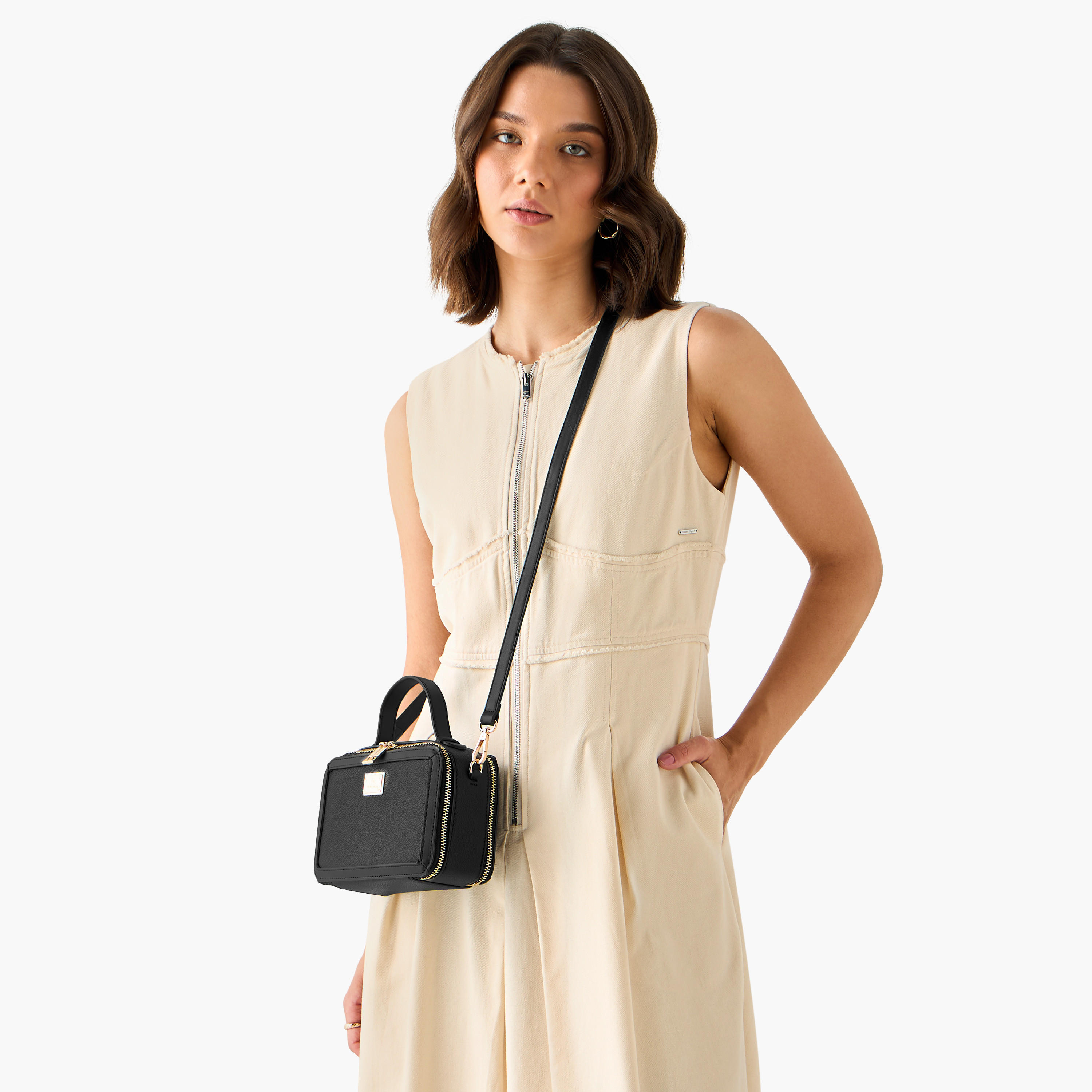 شنطة كروس بودي سادة بحزام قابل للفصل وسحاب إغلاق من فلورا بيلا-women-bagsandwallets-handbags-image-2