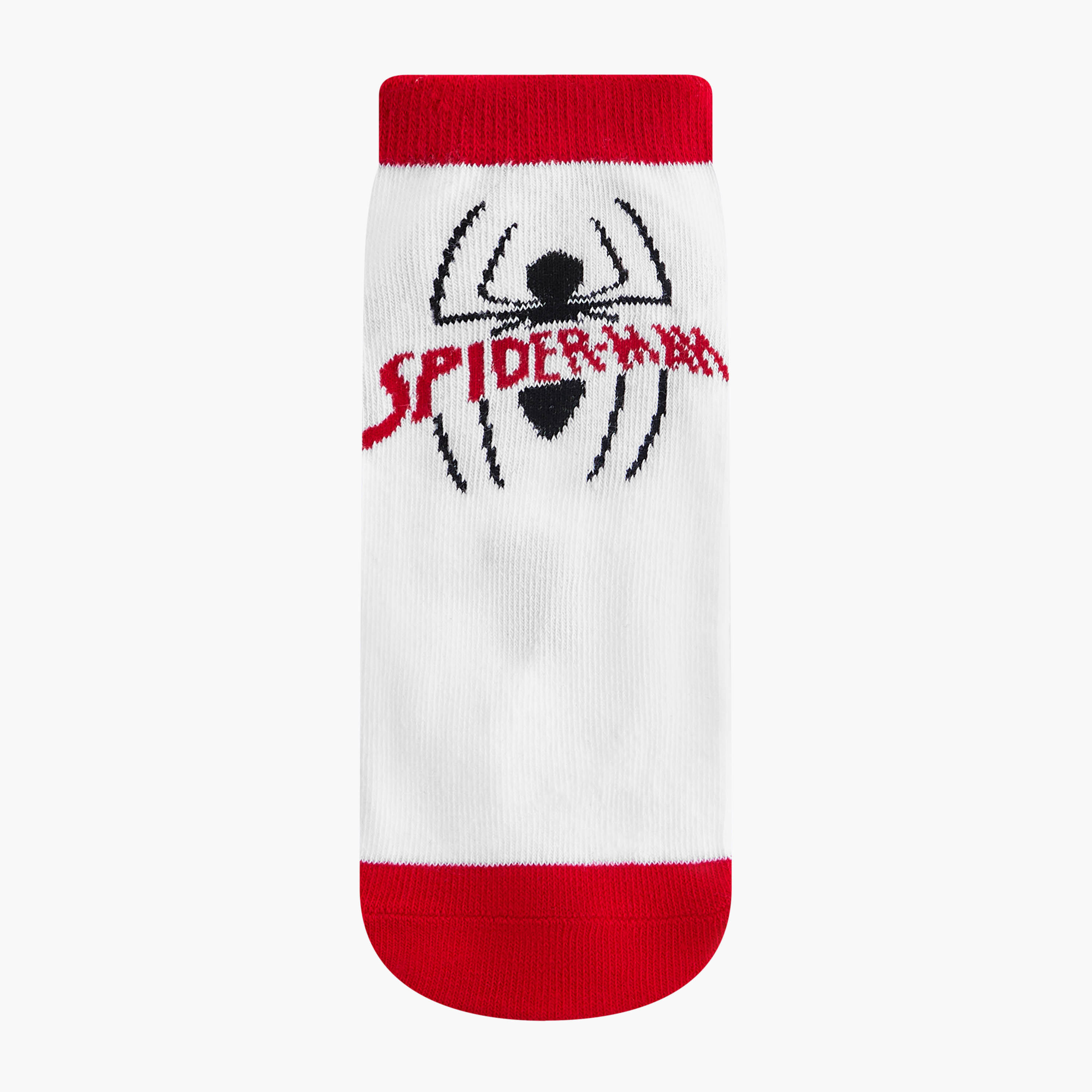 طقم جوارب 3 أزواج بطول الكاحل وبطبعات سبايدرمان-boys-accessories-socks-image-4