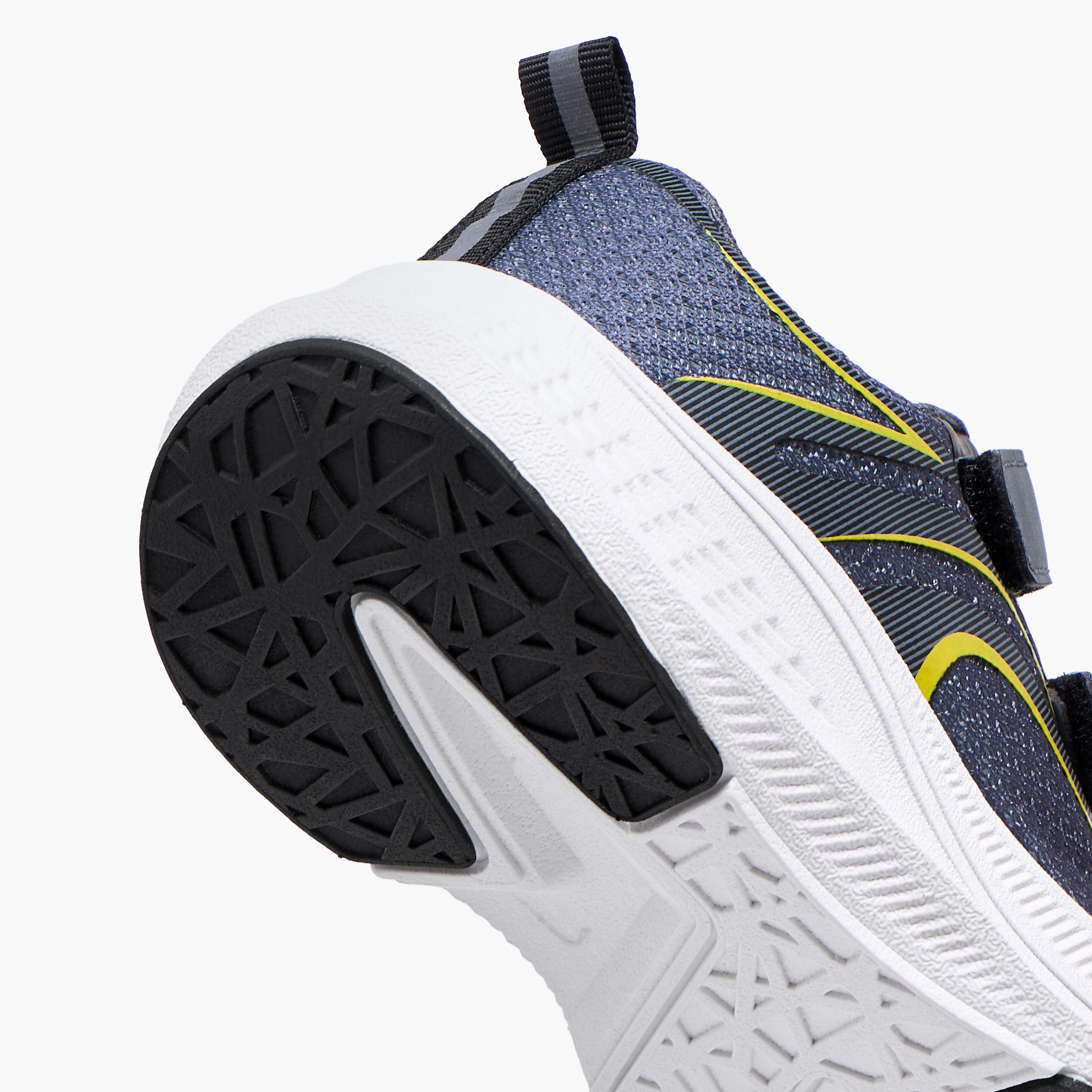 حذاء رياضي بارز الملمس بشريط إغلاق لاصق للأولاد من كابا-sports-boys-shoes-image-5
