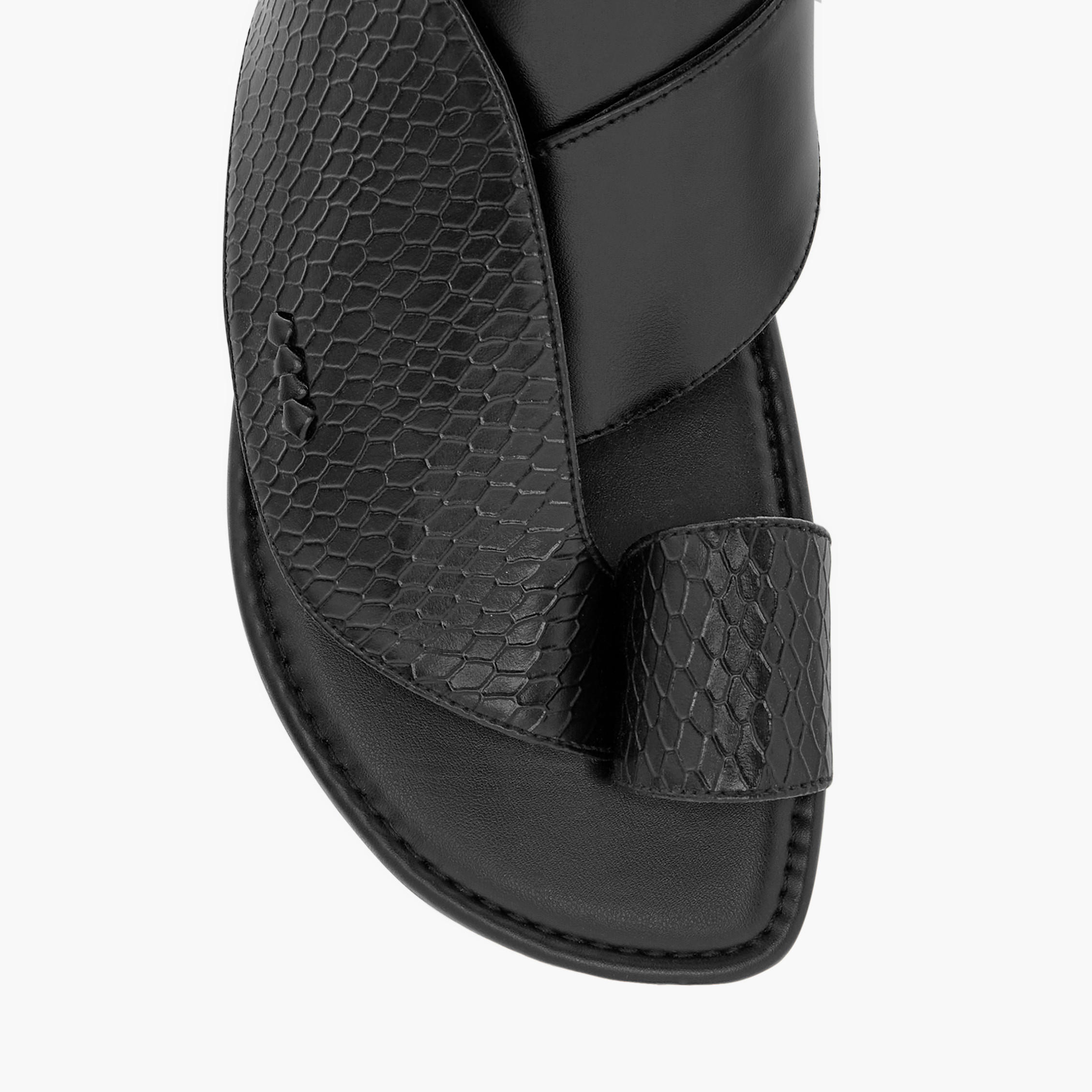 صندل عربي سهل الارتداء بنمط ألواح إل بي إل من شو إكسبريس-men-shoes-sandals-image-3