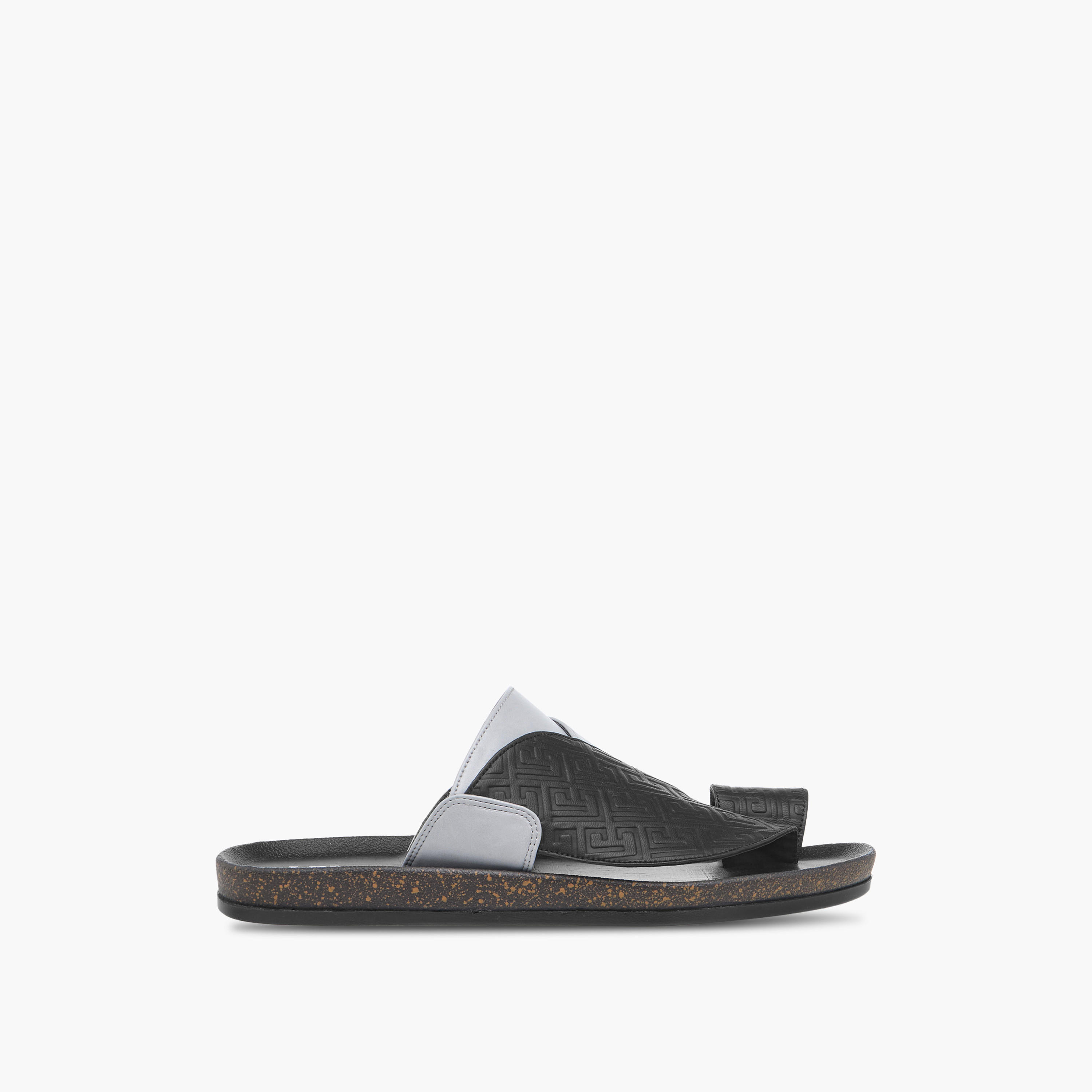 صندل عربي سهل الارتداء بارز الملمس بحلقة إصبع من إل بي إل من شو إكسبرس-men-shoes-sandals-image-2