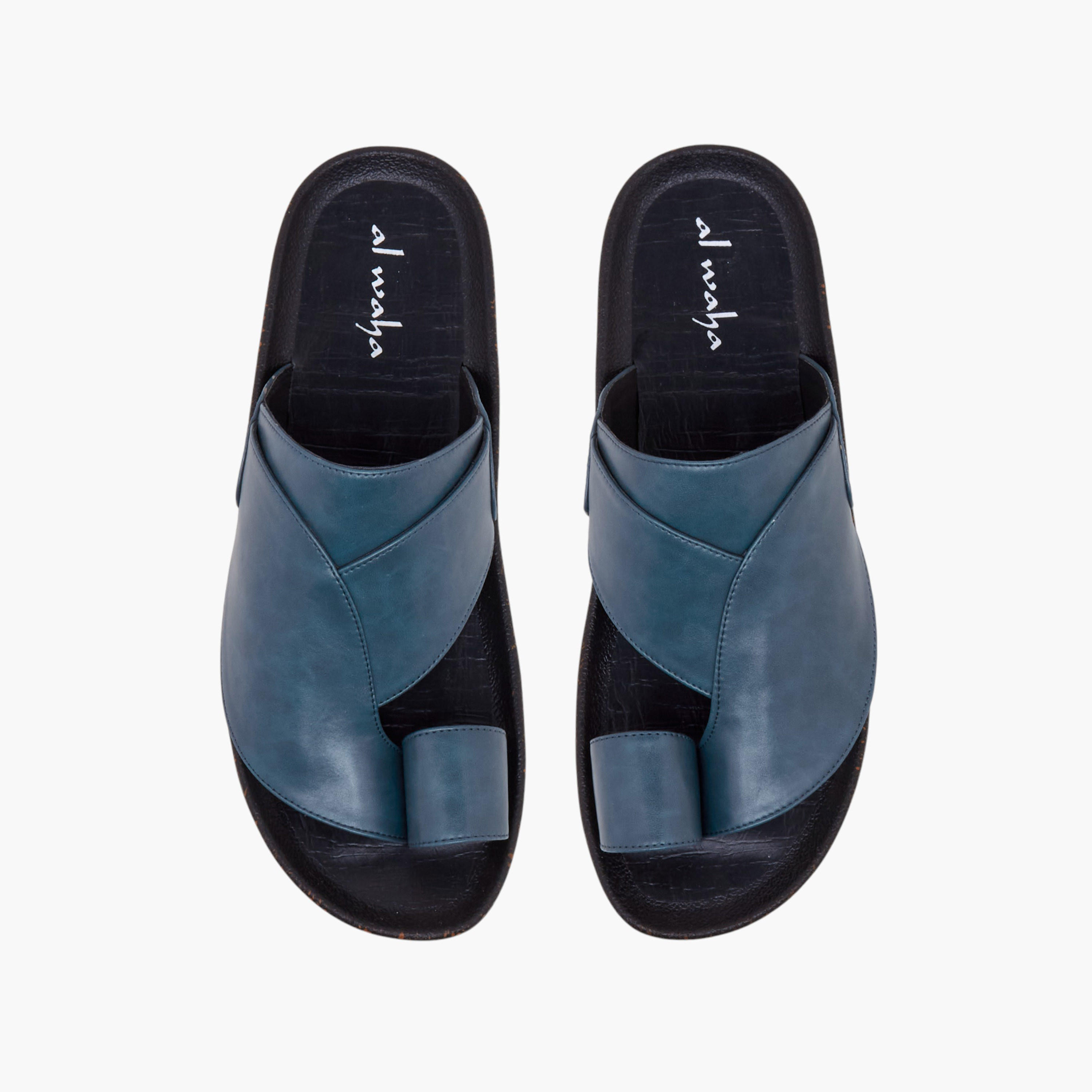 صندل عربي بتفاصيل حلقة إصبع للرجال من إل بي إل من شوإكسبريس-men-shoes-sandals-image-1