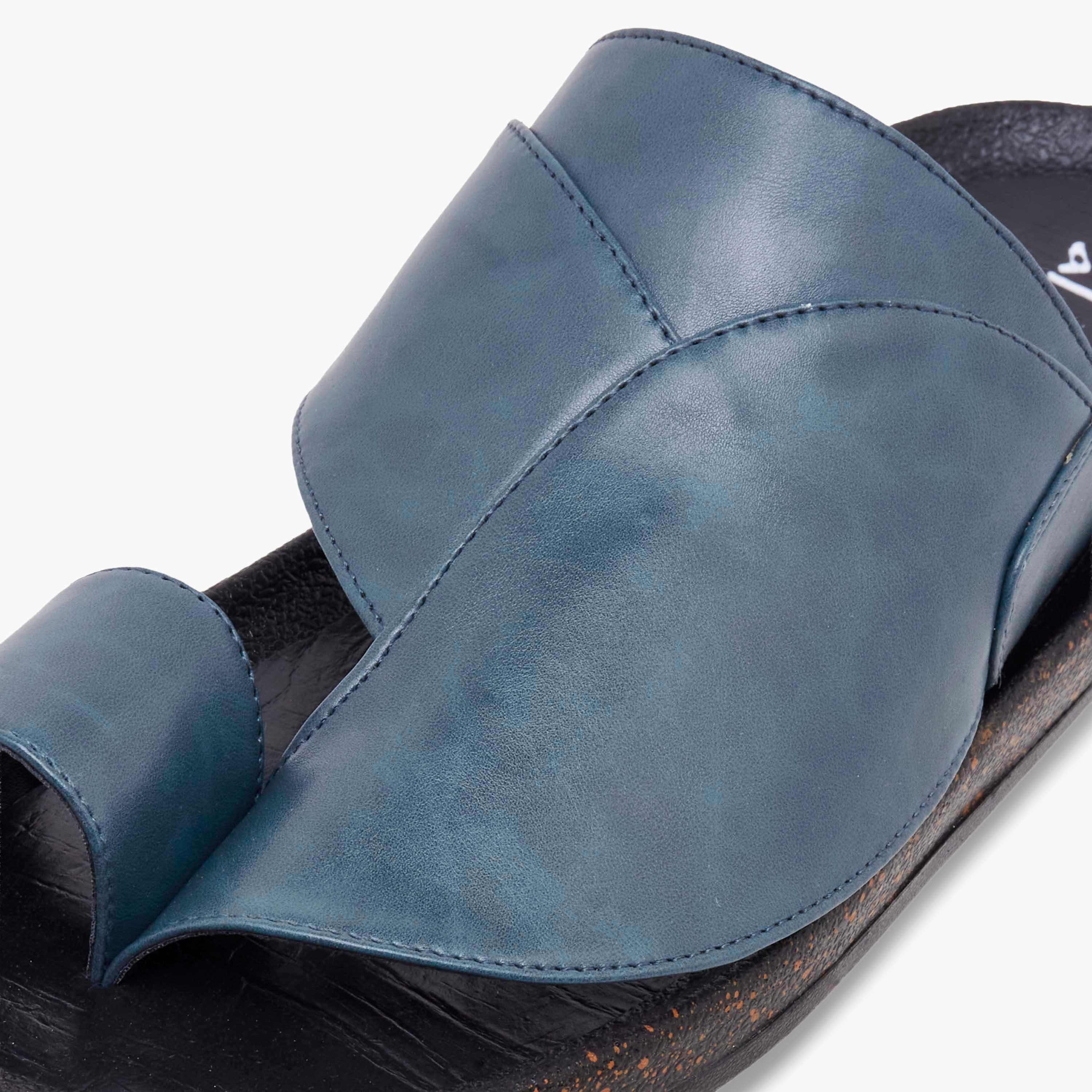 صندل عربي بتفاصيل حلقة إصبع للرجال من إل بي إل من شوإكسبريس-men-shoes-sandals-image-4