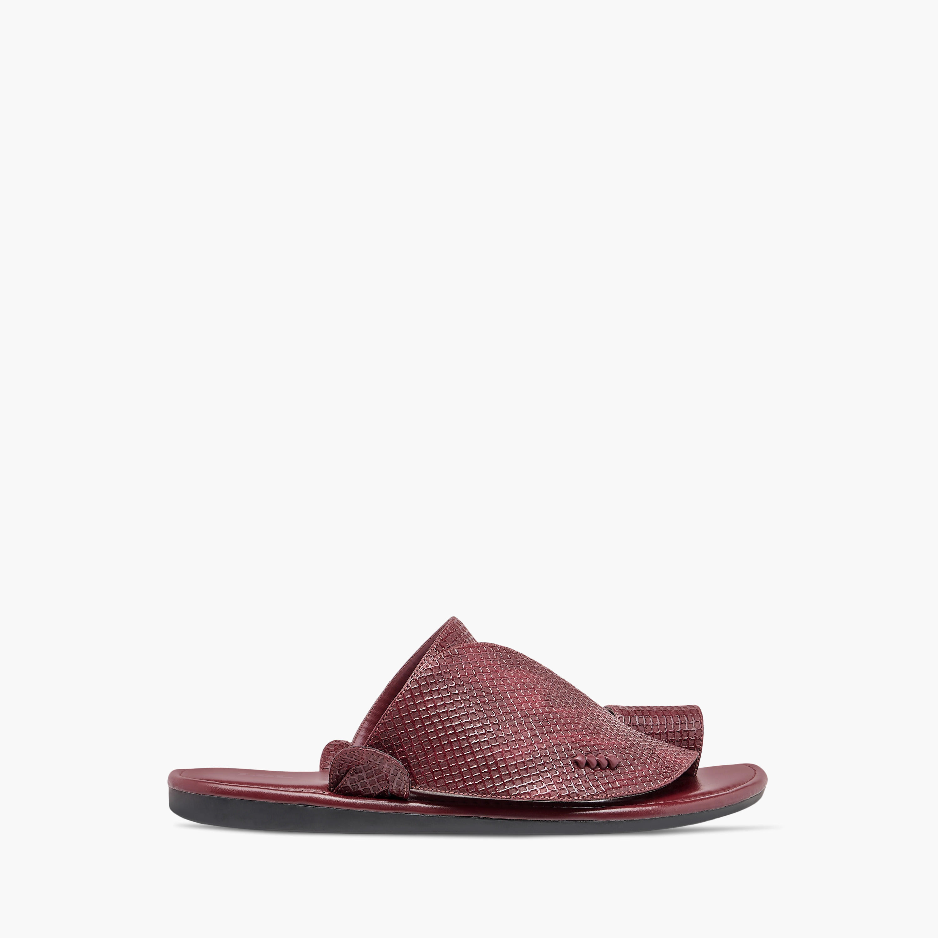 صندل عربي سهل الارتداء بارز الملمس بحلقة إصبع من إل بي إل من شو إكسبريس-men-shoes-sandals-image-6