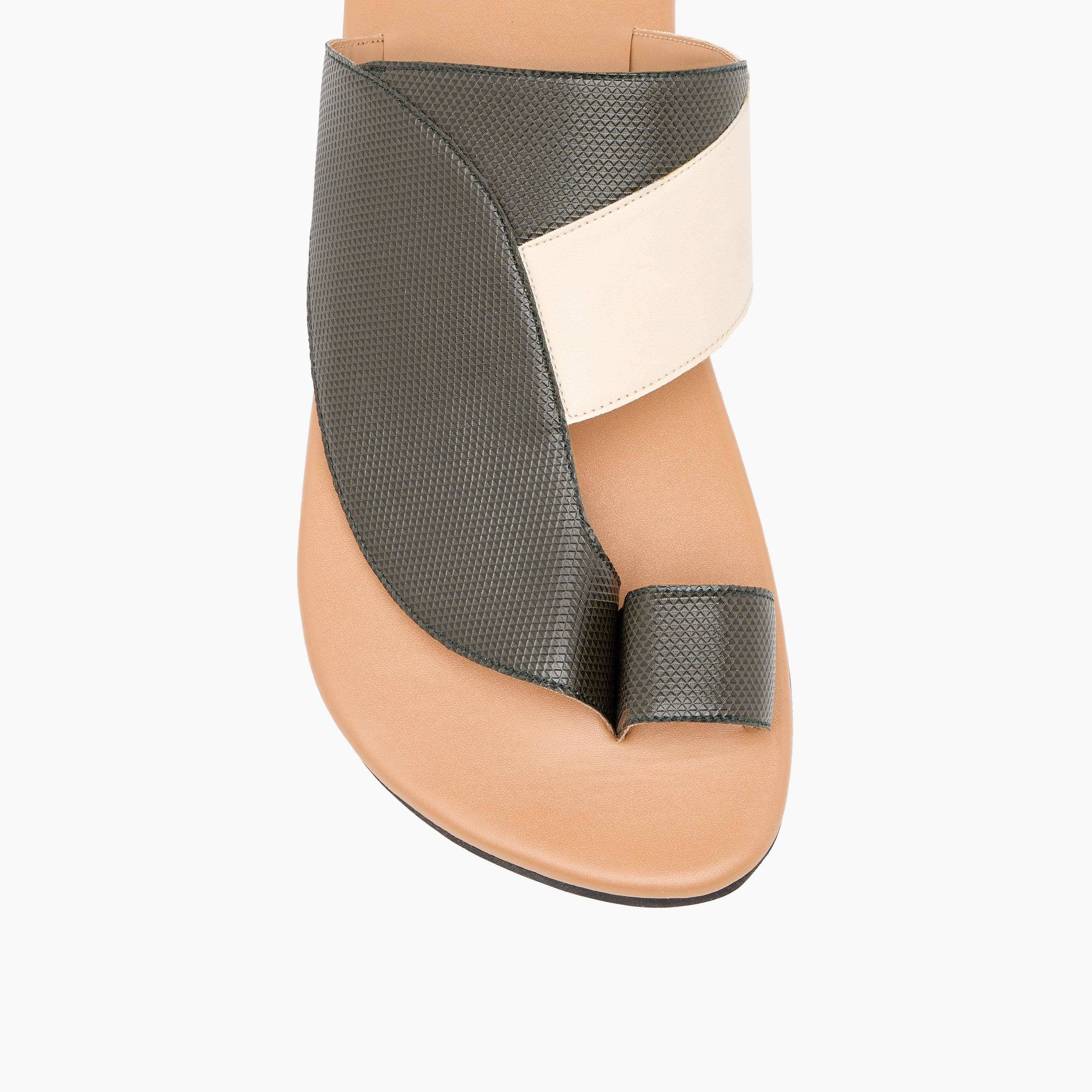 صندل عربي سهل الارتداء بتصميم ألواح وحلقة إصبع من إل بي إل من شو إكسبريس-men-shoes-sandals-image-3