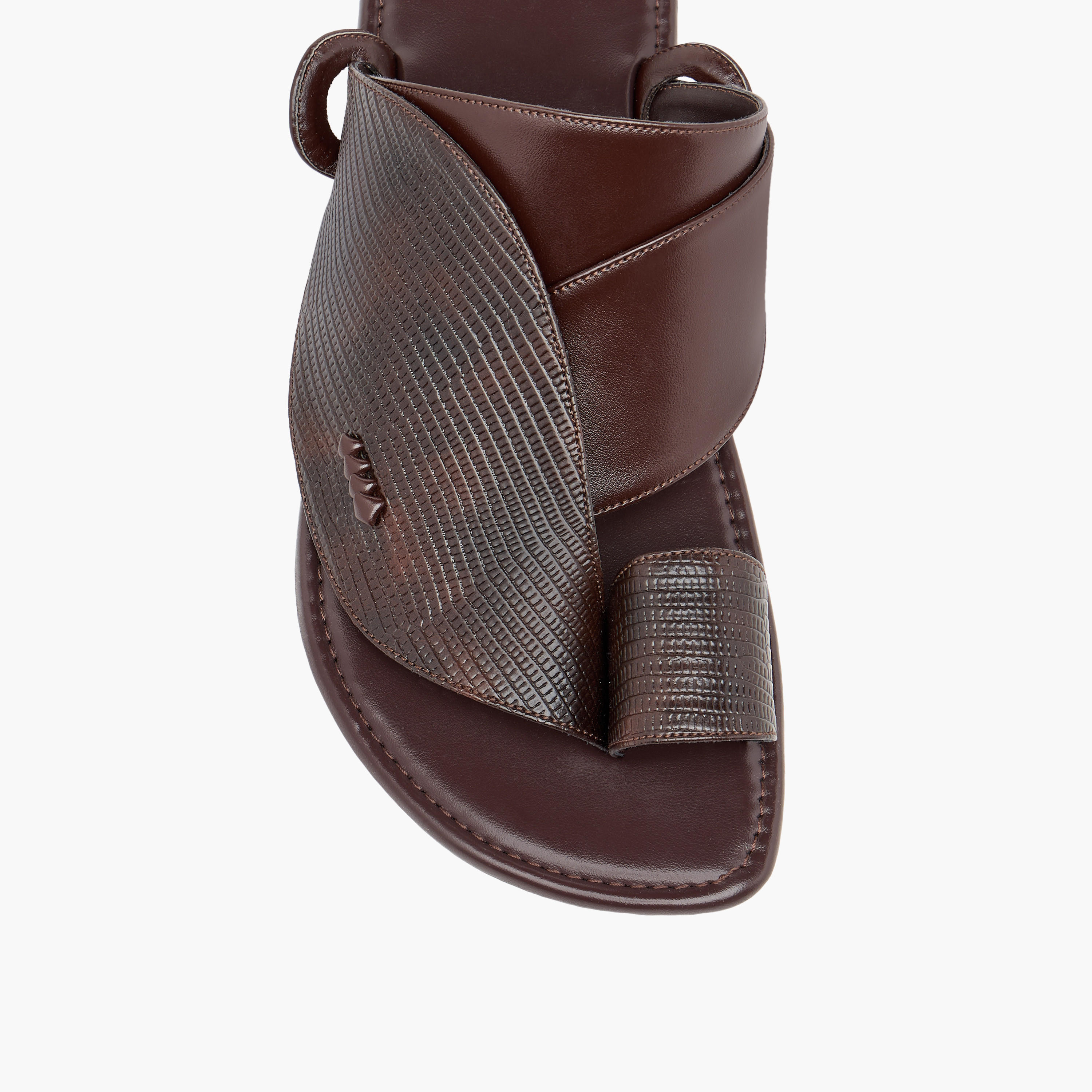 صندل عربي سهل الارتداء بارز الملمس بحلقة إصبع من إل بي إل من شو إكسبريس-men-shoes-sandals-image-7