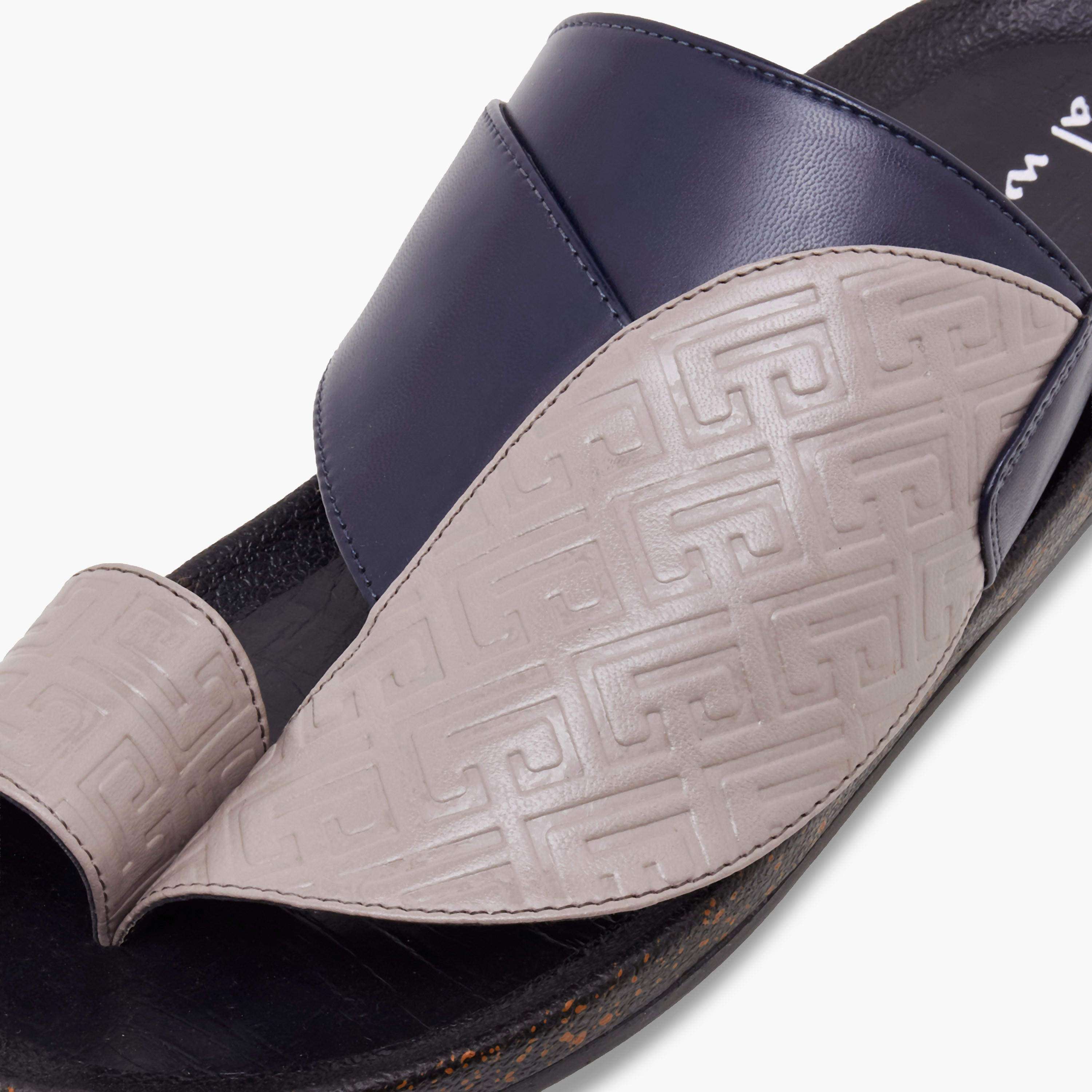 صندل عربي رجالي بتفاصيل حلقة إصبع من إل بي إل بواسطة شو إكسبريس-men-shoes-sandals-image-4