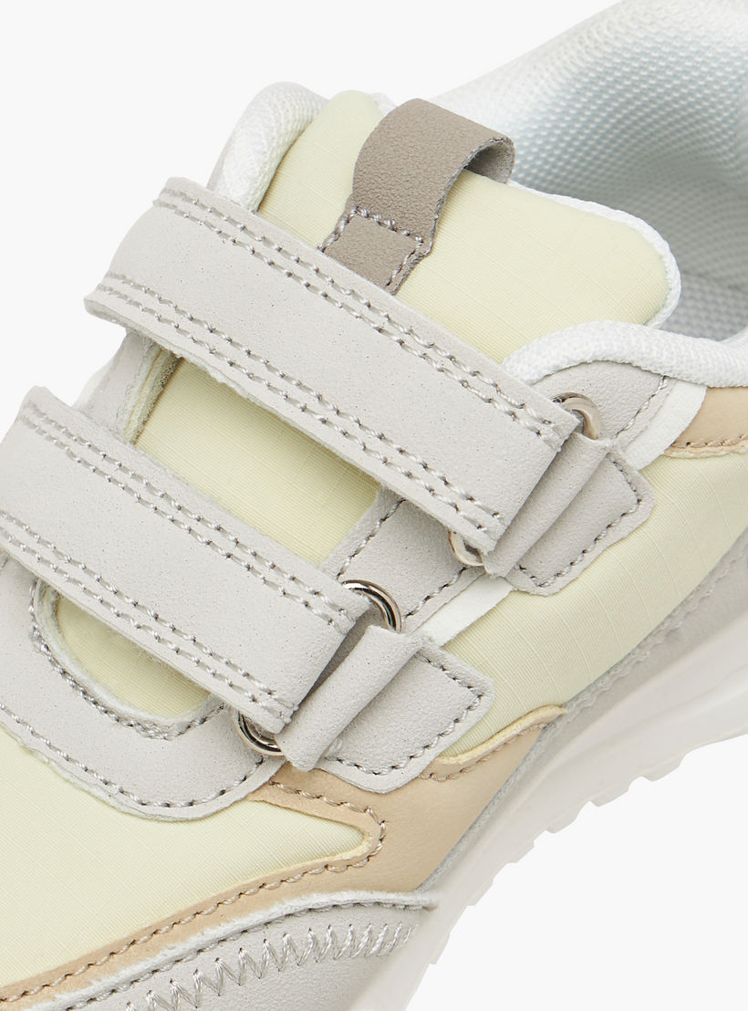 Juniors Colourblock Sneakers with Hook and Loop Closure-boys-shoes-sneakers-image-4