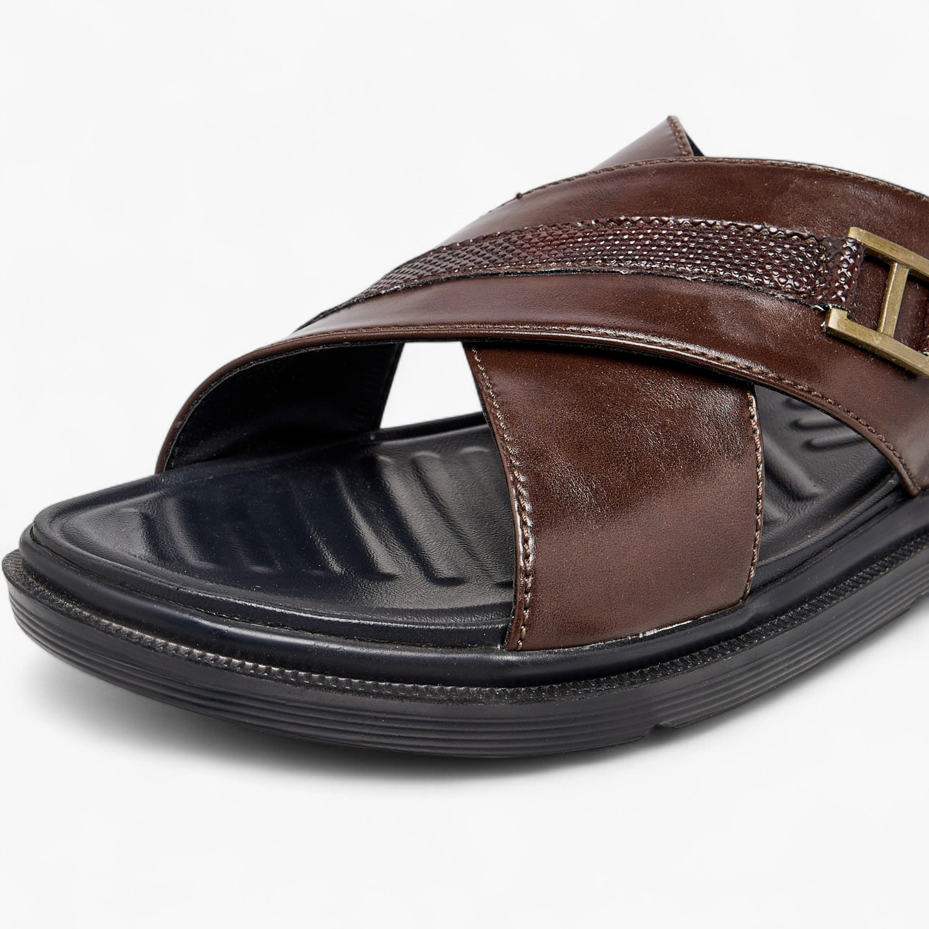 صندل مريح سهل الارتداء بحزام متقاطع من أل بي أل من شو إكسبريس-men-shoes-sandals-image-10