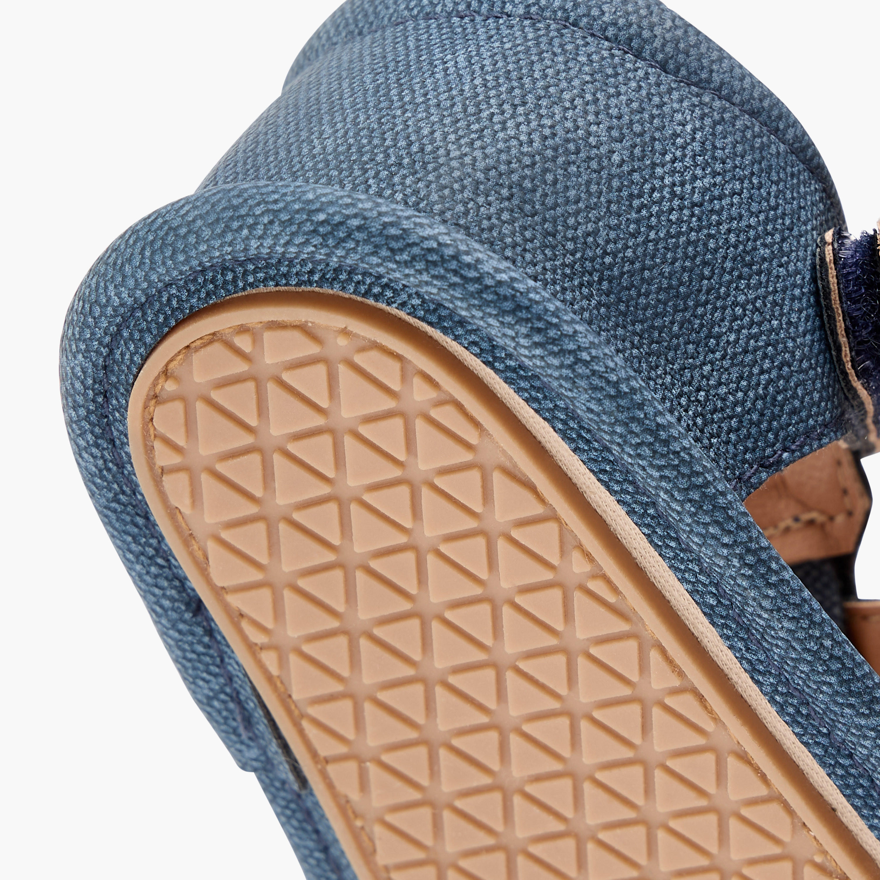 Barefeet Textured Strap Sandals with Hook and Loop Closure-baby-boys-shoes-sandals-image-5