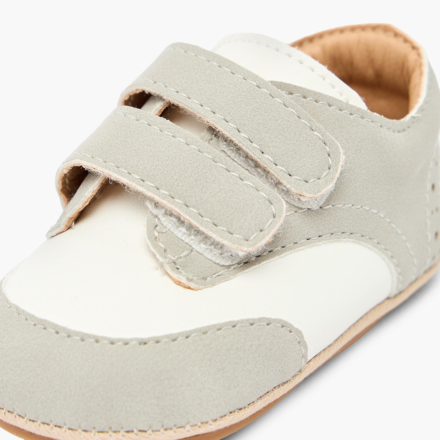حذاء خفيف بشريط إغلاق لاصق من بيرفيت-baby-boys-shoes-booties-image-4