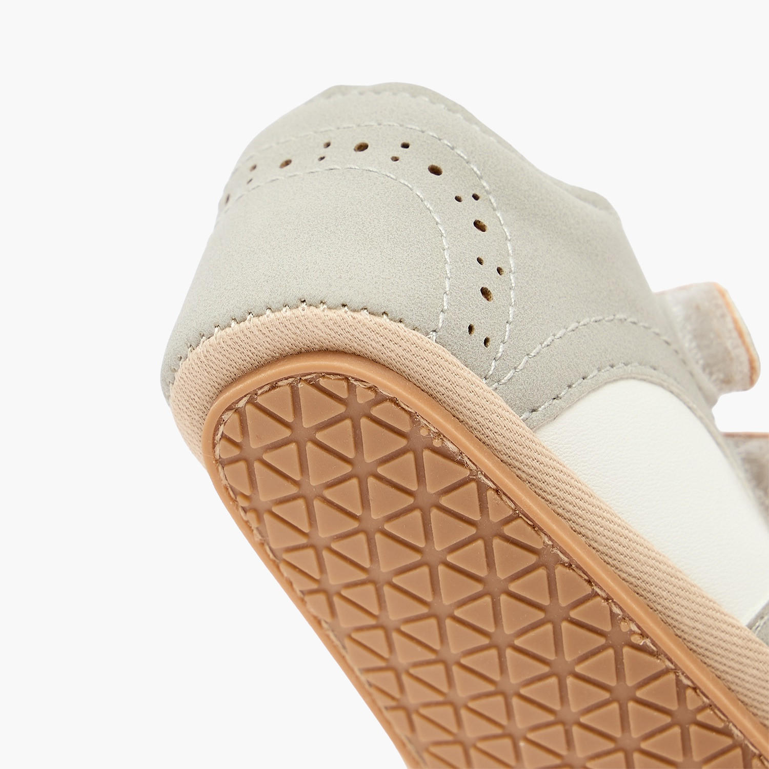 حذاء خفيف بشريط إغلاق لاصق من بيرفيت-baby-boys-shoes-booties-image-5