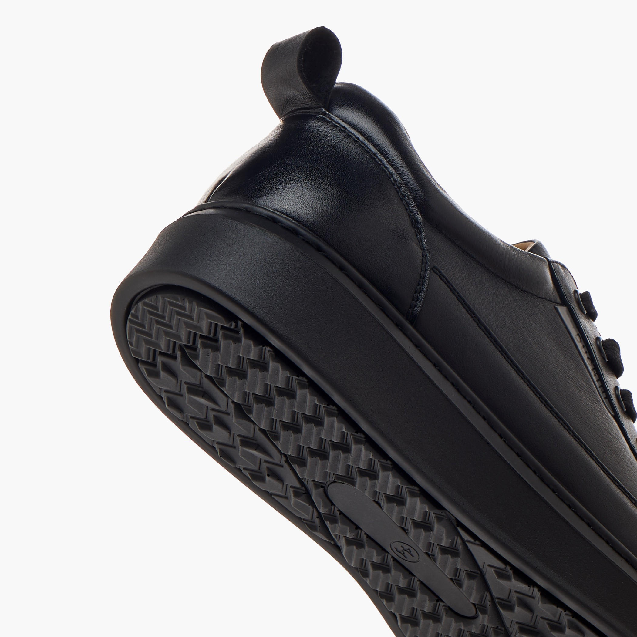 حذاء سنيكرز جلد برباط إغلاق للرجال من دوتشيني-men-shoes-sneakers-image-8