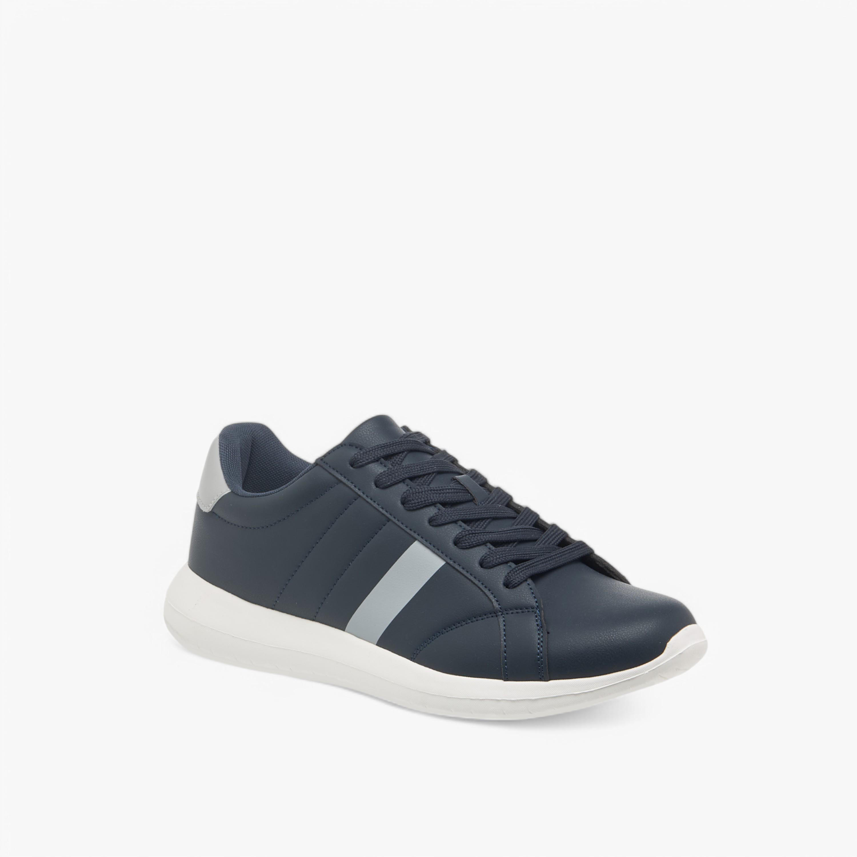 حذاء سنيكرز بتفاصيل خطوط ورباط إغلاق من إل بي إل من شو إكسبريس-men-shoes-sneakers-image-7