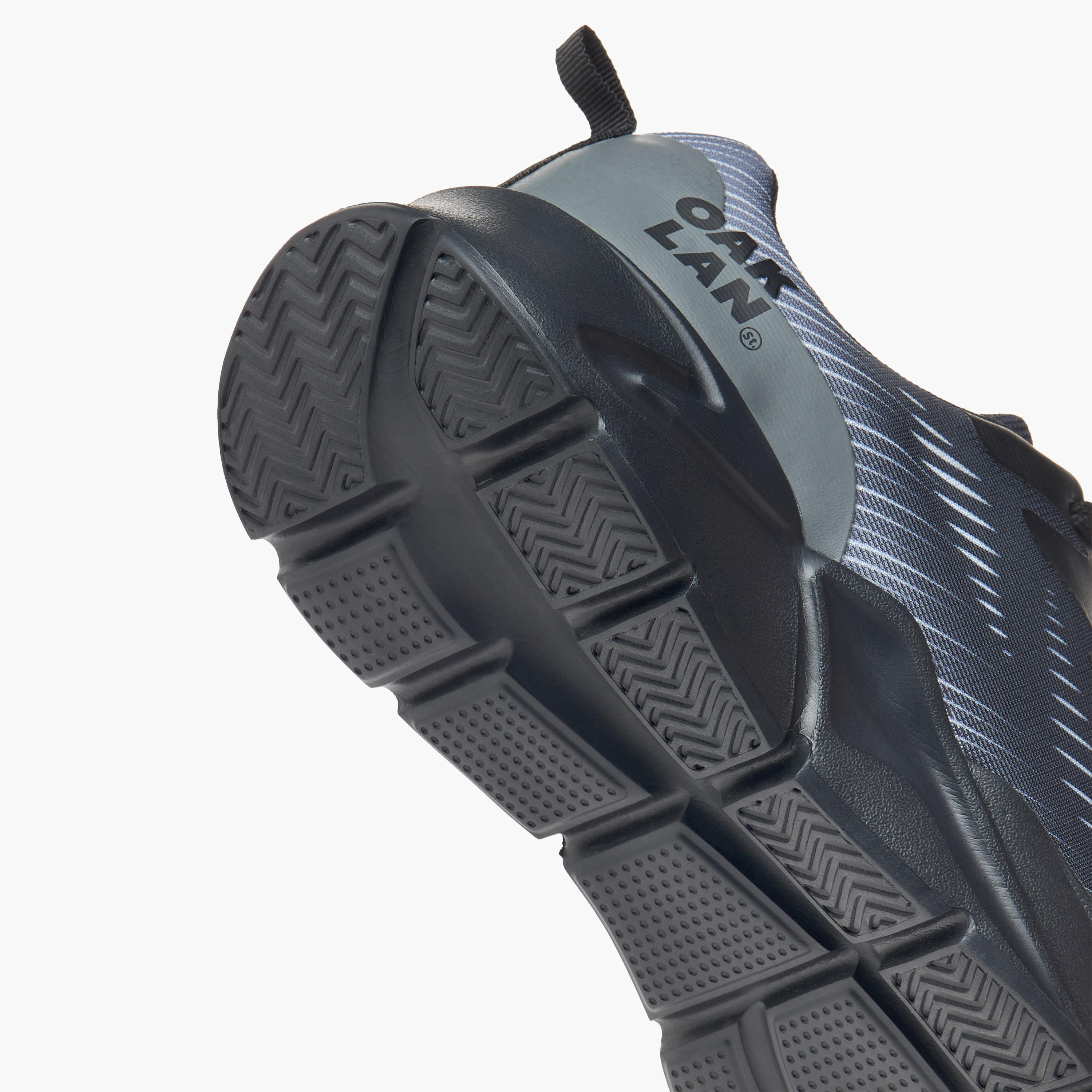حذاء متدرج اللون برباط إغلاق من أوكلان من شو إكسبريس-women-shoes-sneakers-image-10