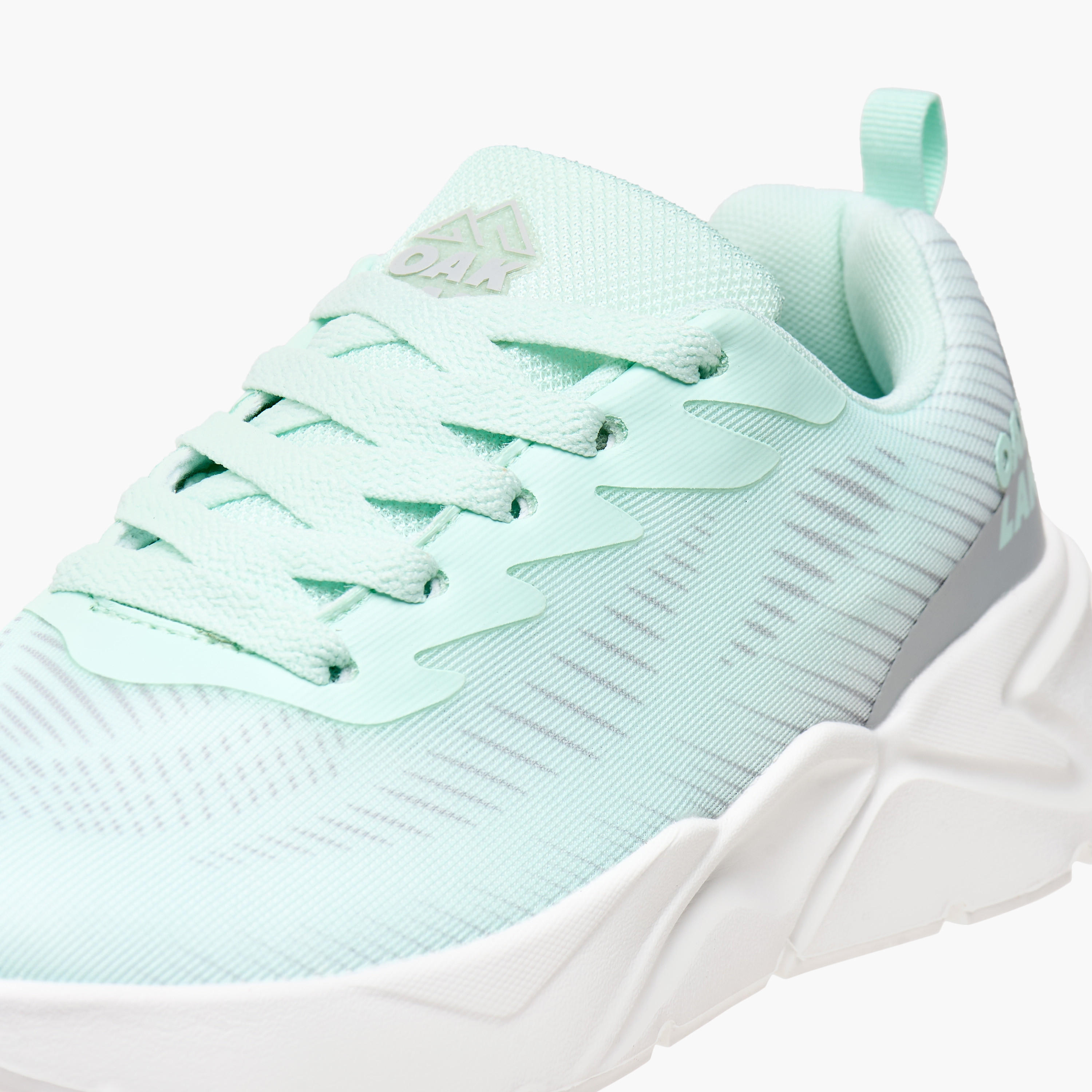 حذاء برباط إغلاق بطبعات من أوكلان من شو إكسبريس-women-shoes-sneakers-image-9