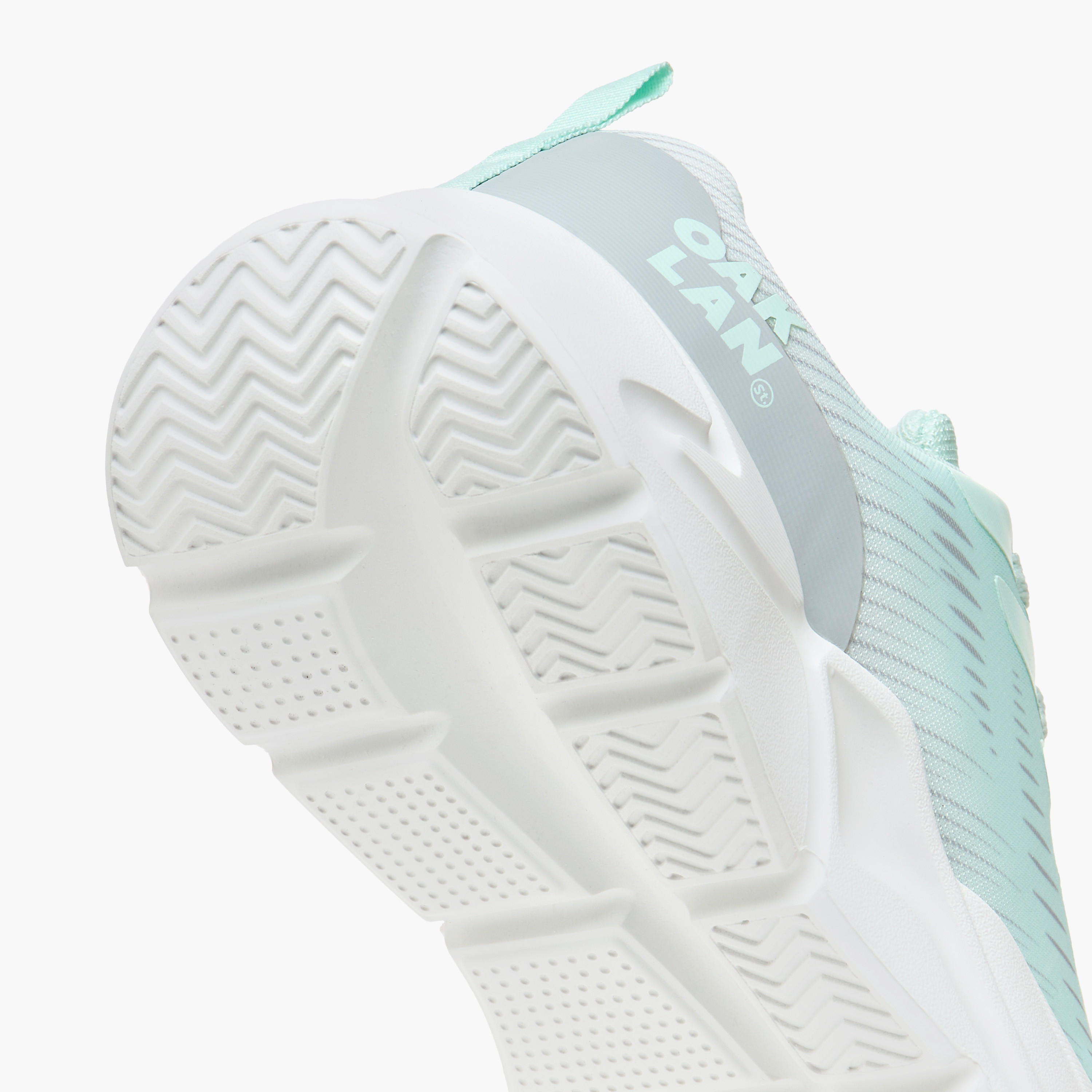 حذاء برباط إغلاق بطبعات من أوكلان من شو إكسبريس-women-shoes-sneakers-image-10