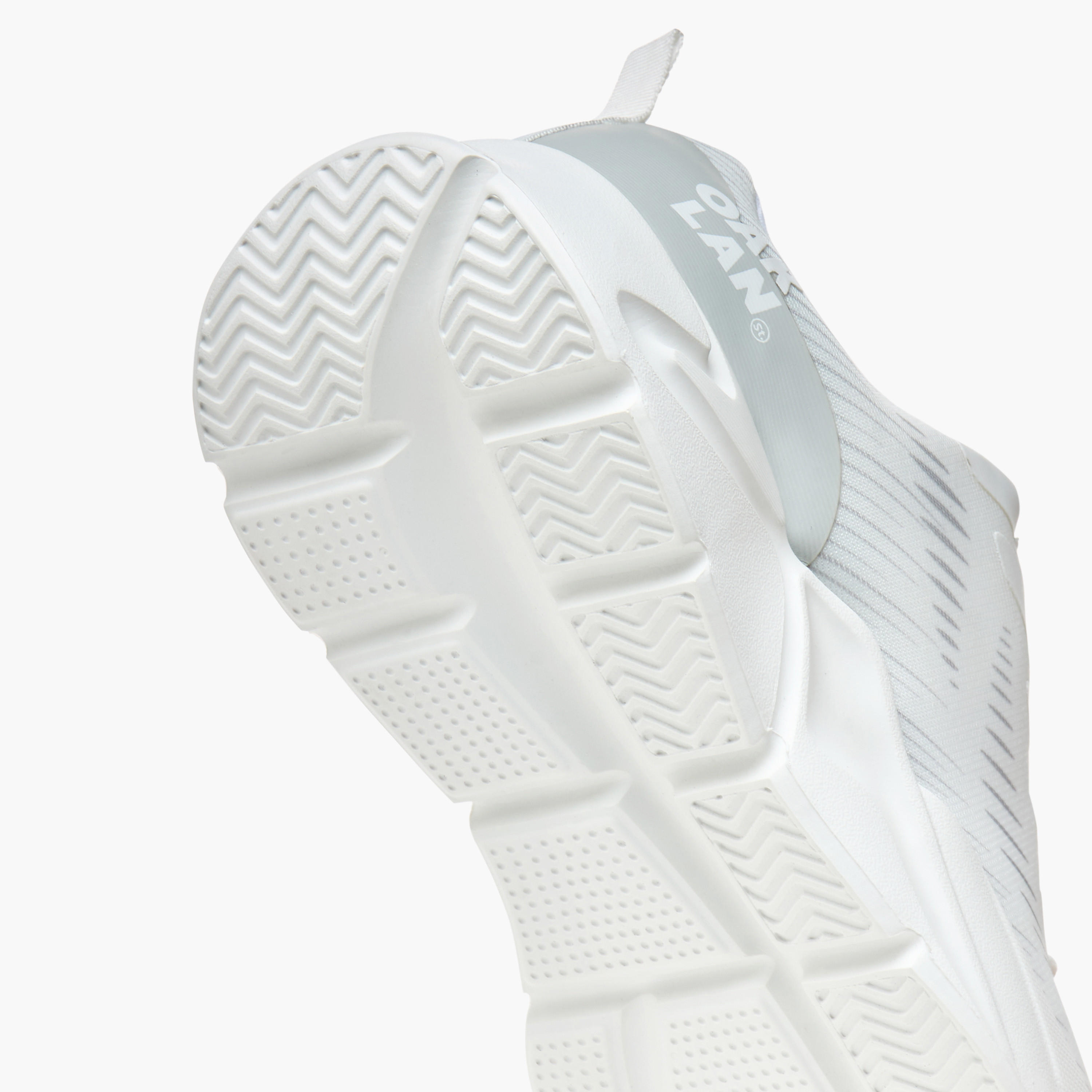 حذاء متدرج اللون برباط إغلاق من أوكلان من شو إكسبريس-women-shoes-sneakers-image-15