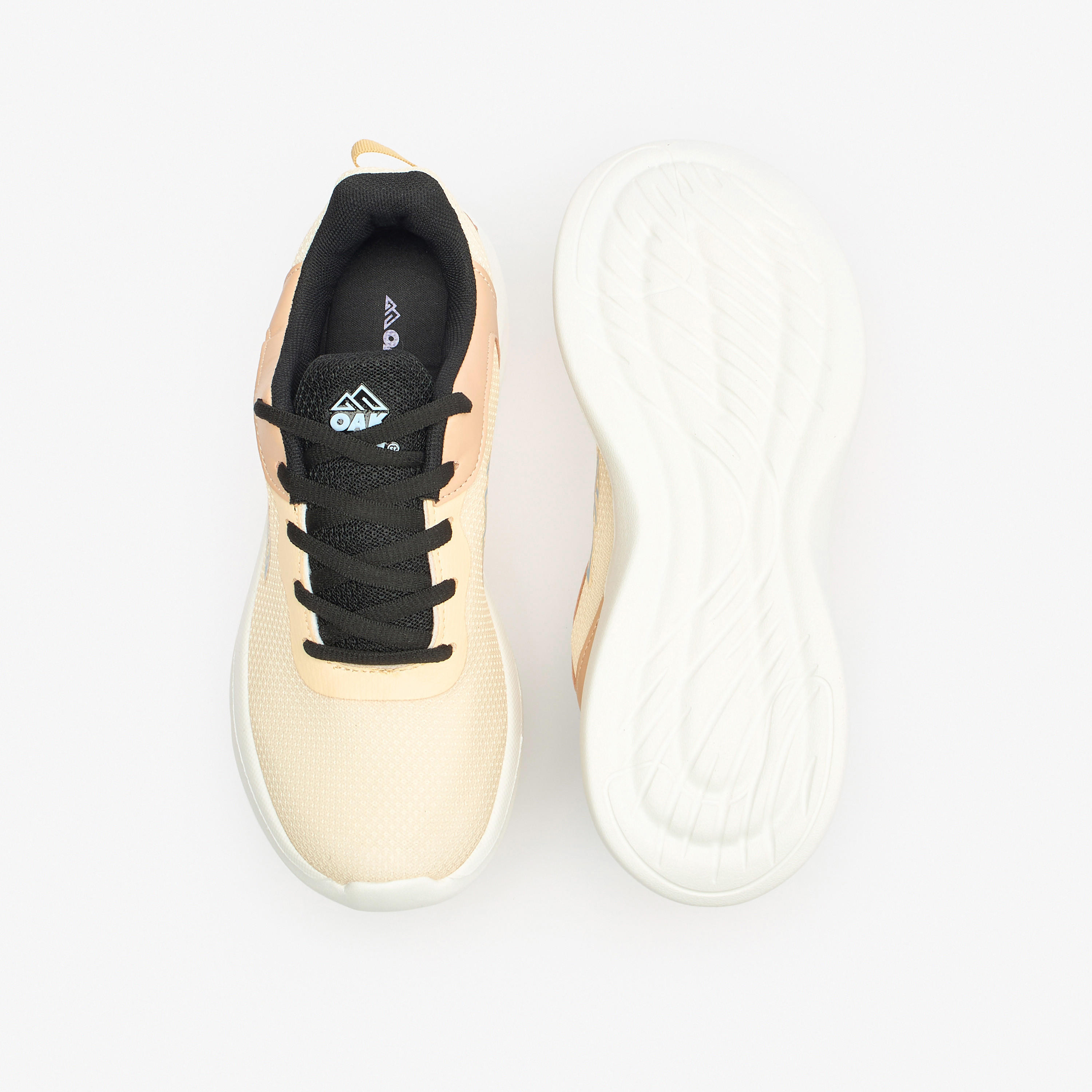 حذاء رياضي بارز الملمس بألسنة سحب من أوكلان من شو إكسبرس-women-shoes-sneakers-image-9
