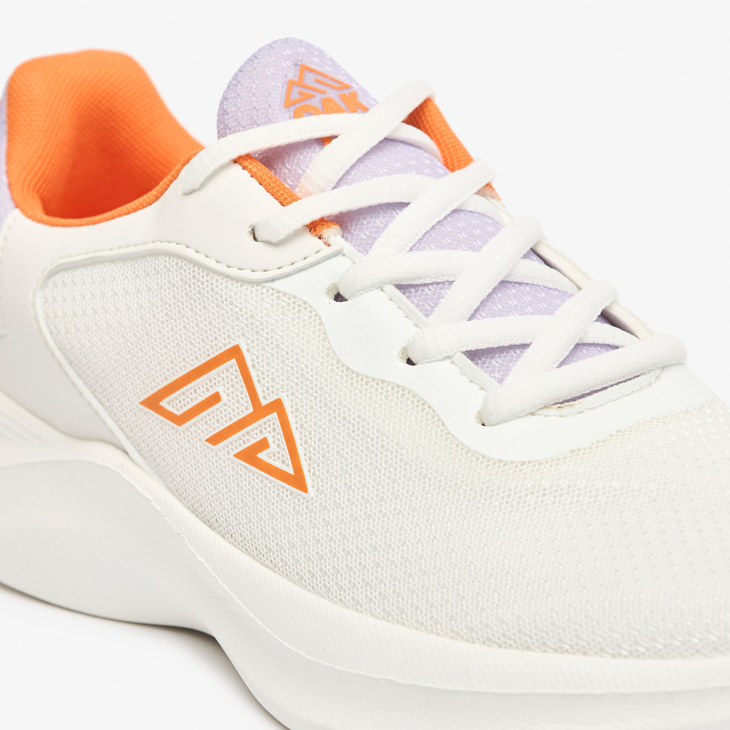 حذاء رياضي بارز الملمس بألسنة سحب من أوكلان من شو إكسبرس-women-shoes-sneakers-image-5