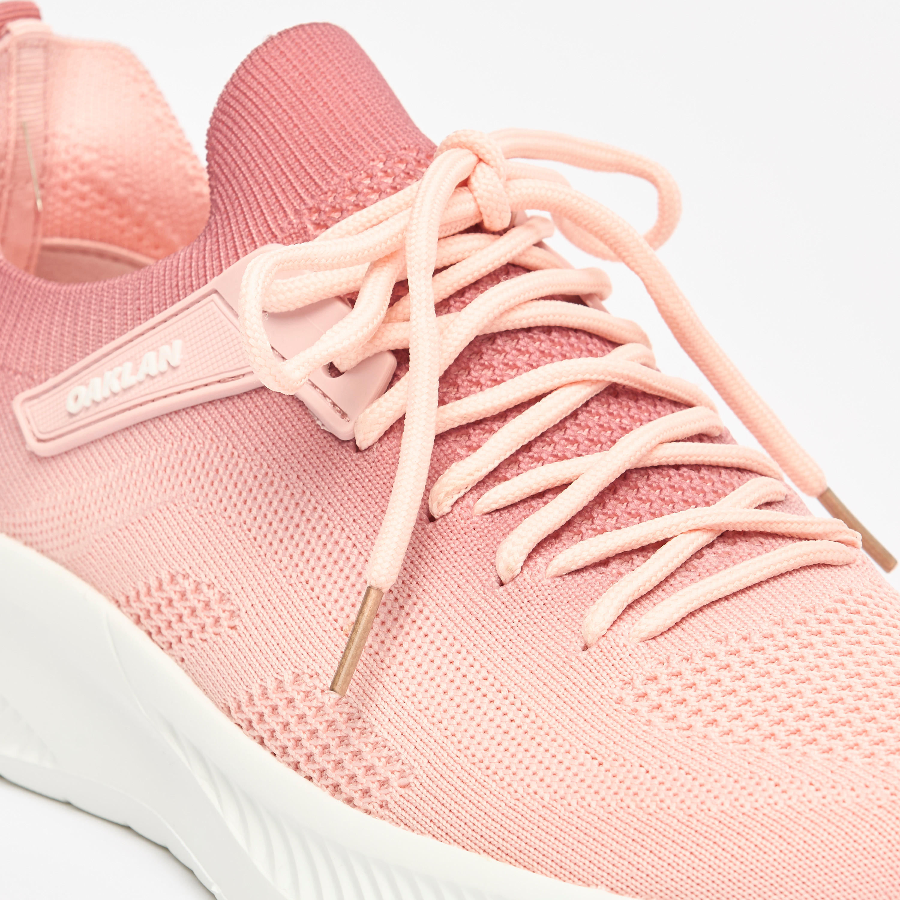 حذاء رياضي أومبري سهل الارتداء مع تفاصيل دانتيل أوكلان من شو إكسبريس-sports-women-shoes-image-5