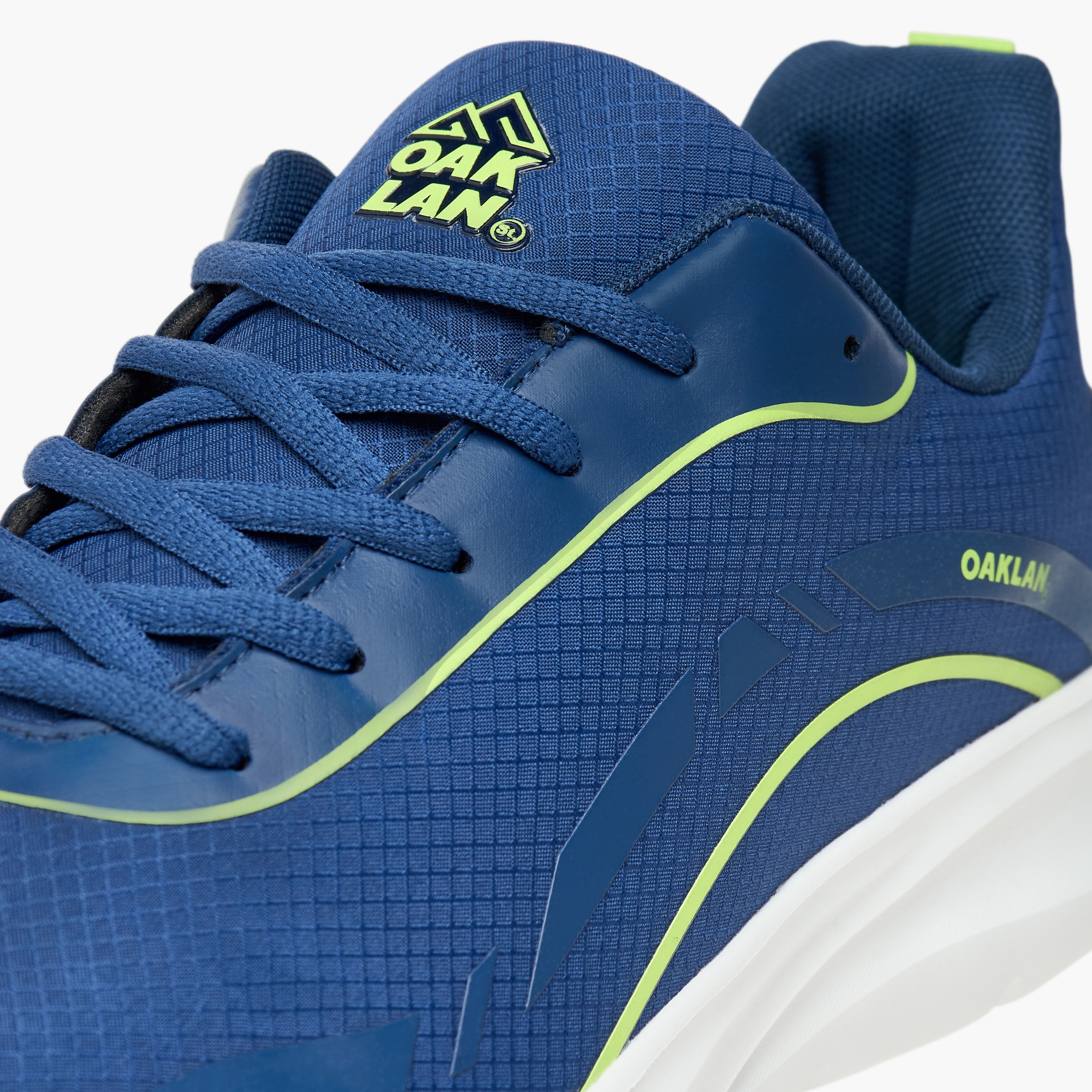 حذاء رياضي شبكي برباط إغلاق أوكلان من شو إكسبريس-sports-men-shoes-image-9