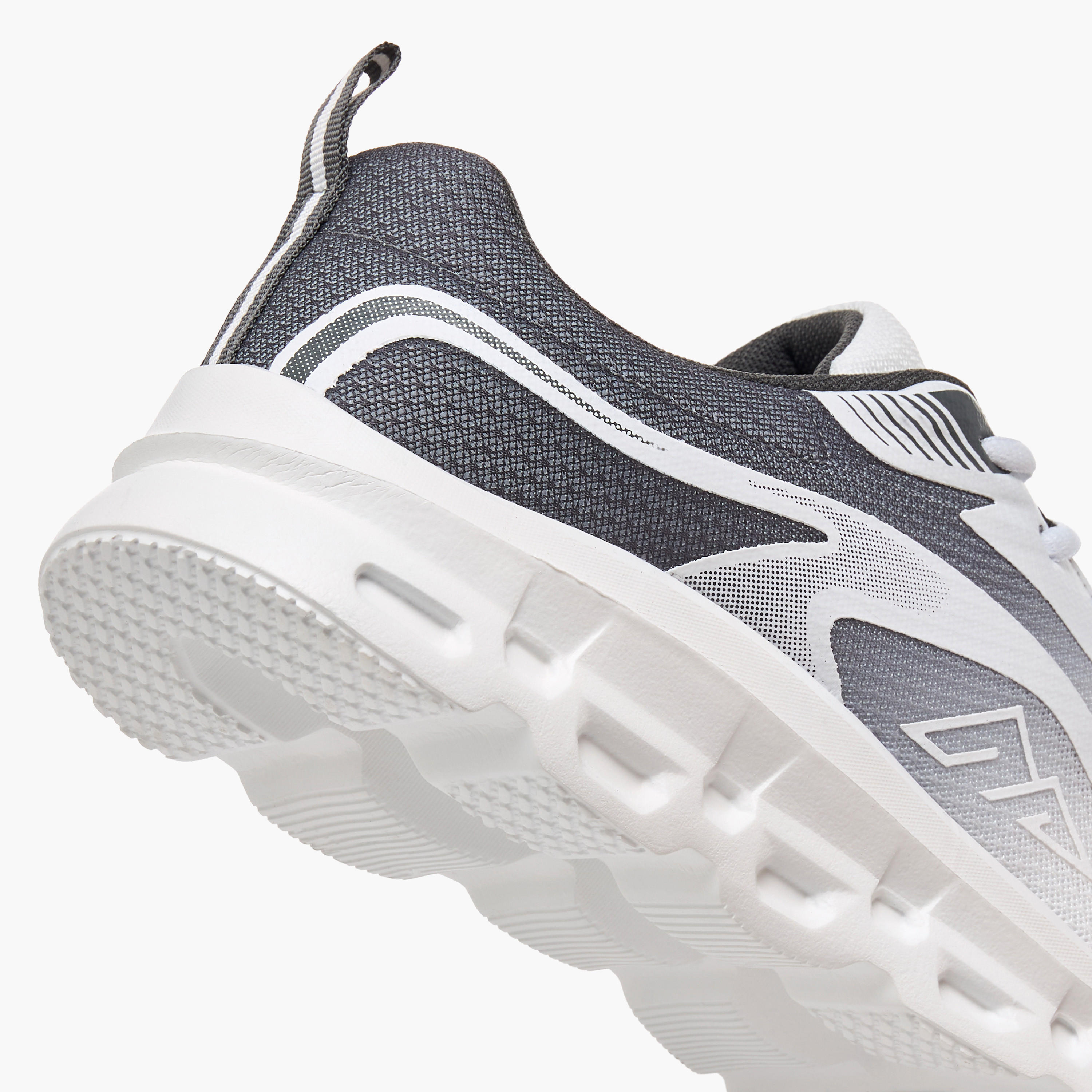 حذاء رياضي برباط للرجال من أوكلان من شو إكسبرس-men-shoes-sneakers-image-8