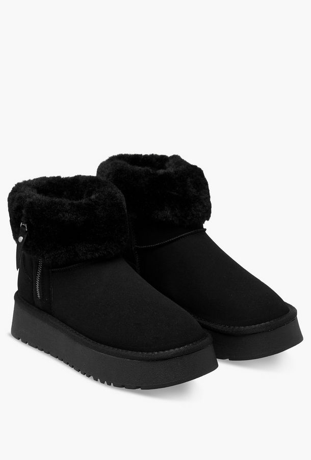 بوت طول الكاحل بخطوط فرو صناعي للنساء من فلورا بيلا-women-winterwear-image-1