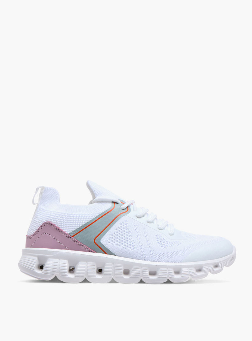 حذاء رياضي برباط وألواح من أوكلان بواسطة شو إكسبريس-women-shoes-sneakers-image-3