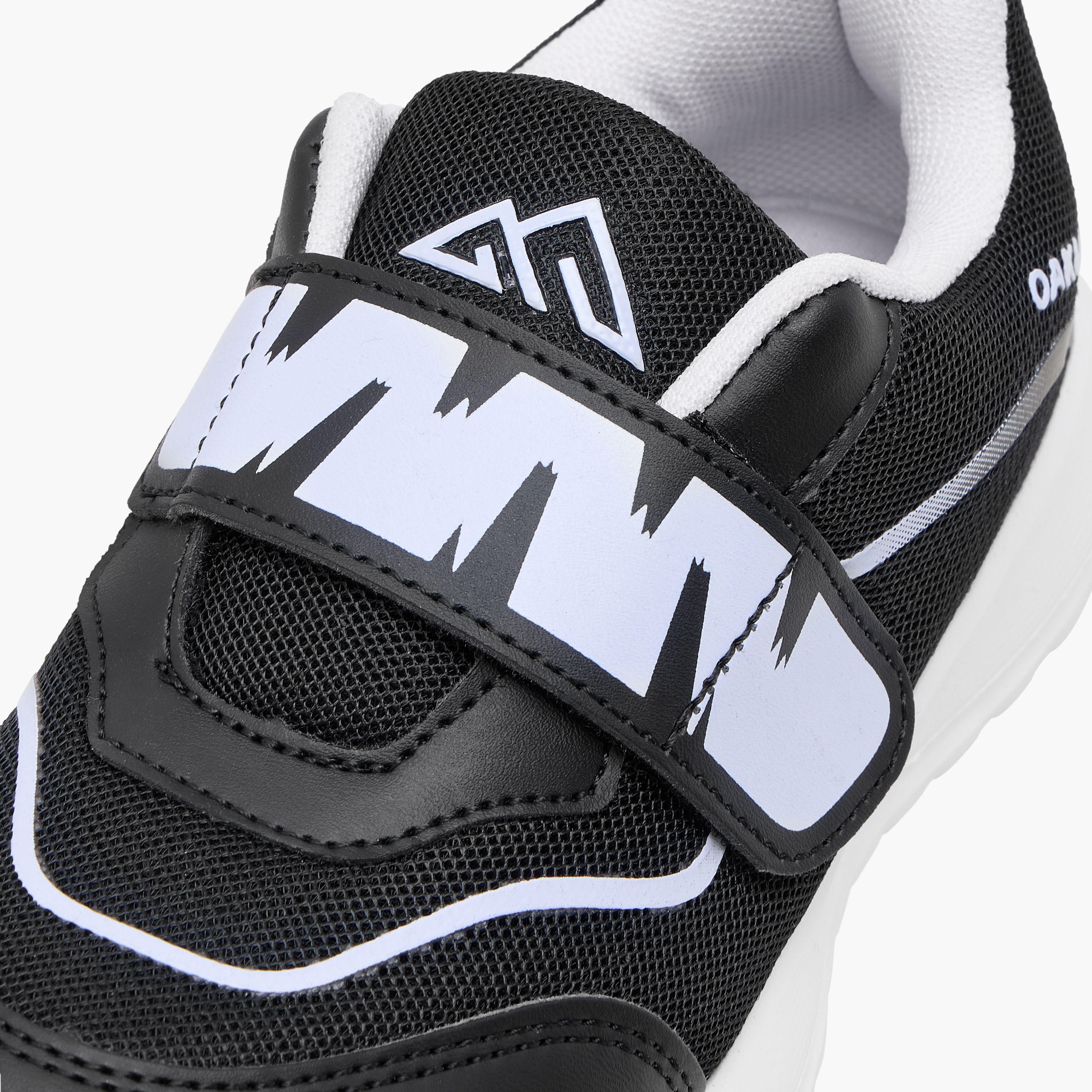 Oaklan by Shoexpress Logo Detail Sports Shoes with Hook and Loop Closure-girls-shoes-sports-image-4