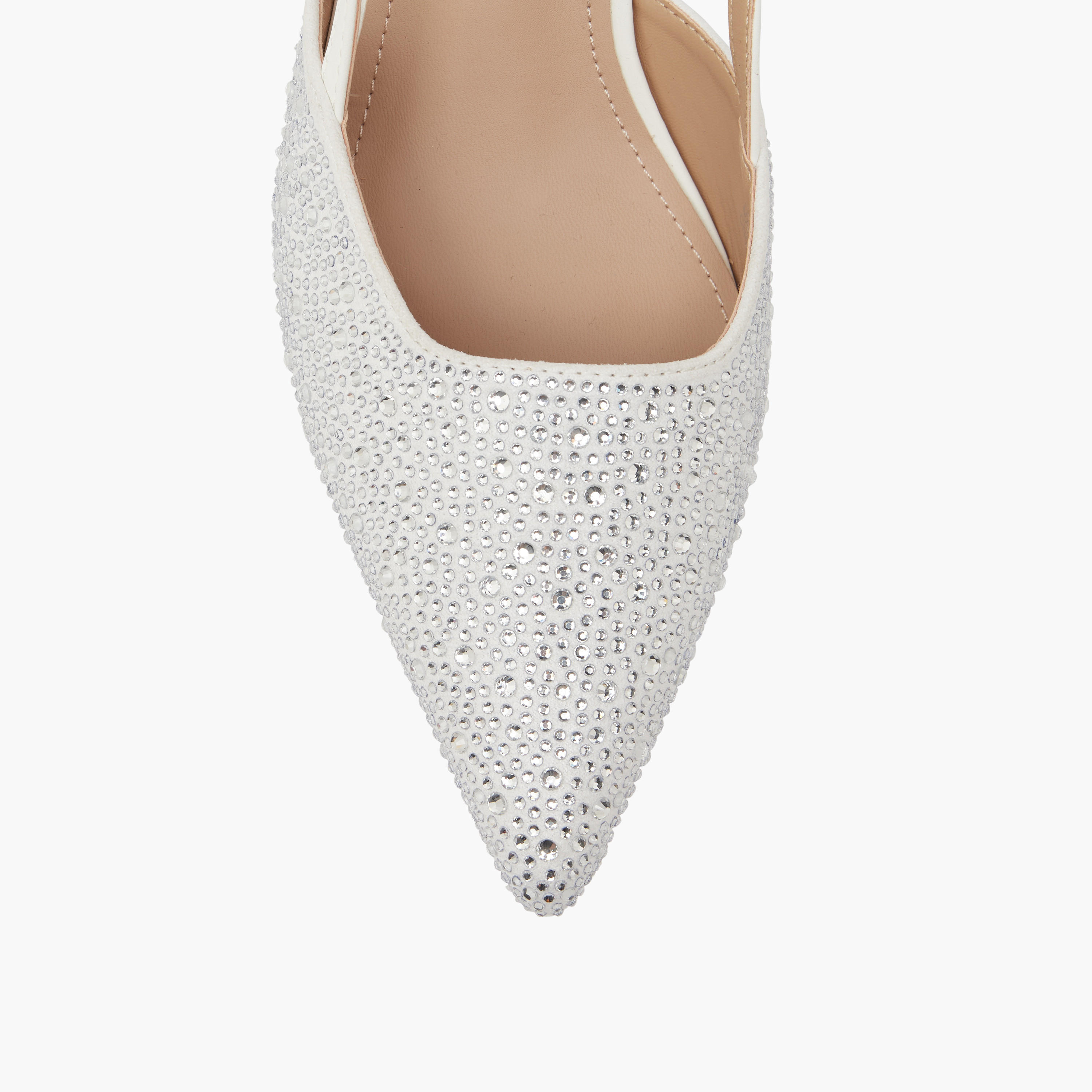 حذاء مزيّن بكعب واسع وحزام خلفي وإبزيم إغلاق من فلورا بيلا-women-shoes-heels-image-4