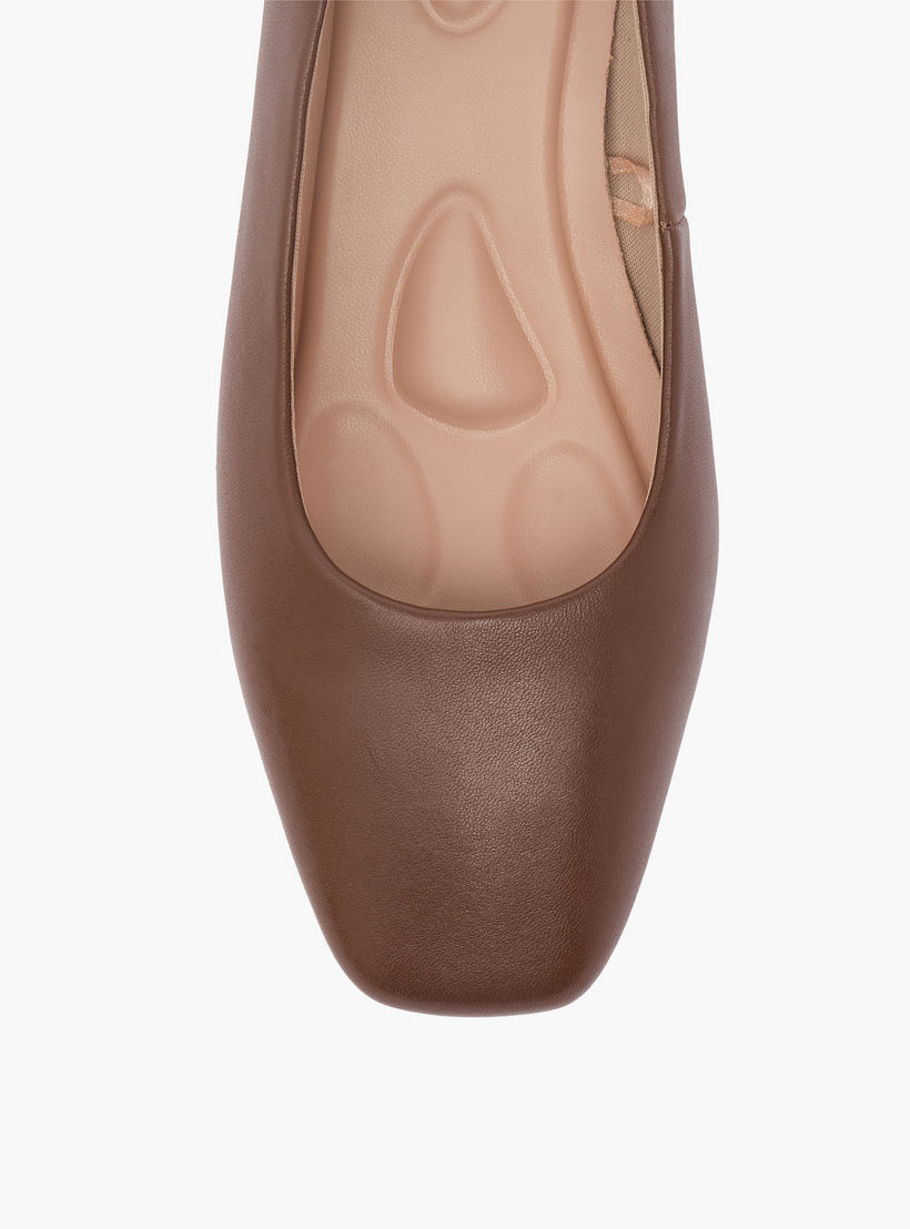 حذاء جلد سهل الارتداء سادة بكعب سميك من لو كونفورت -women-shoes-heels-image-4